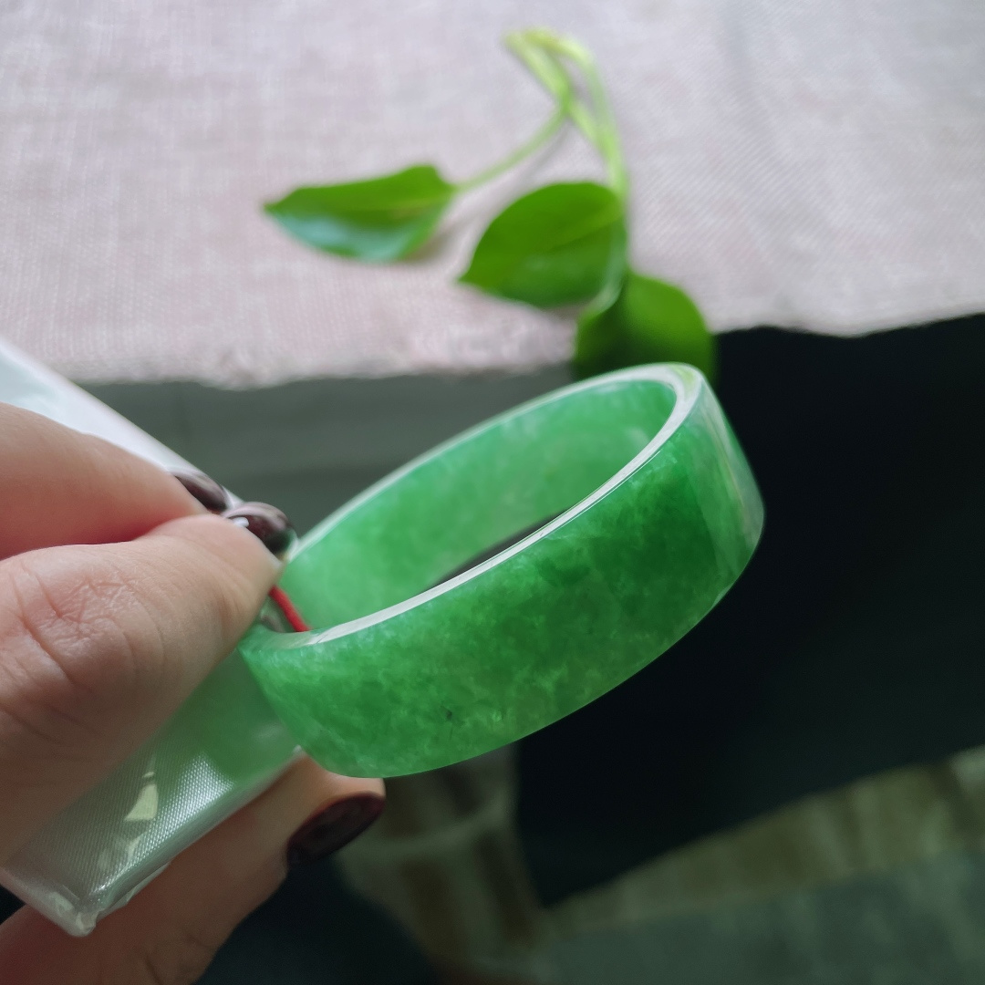 50.6/15.3/4.1绿底中福，方镯，小手福利，绿意盎然，圈住一整个春天，水润，皮纹，ss50213a