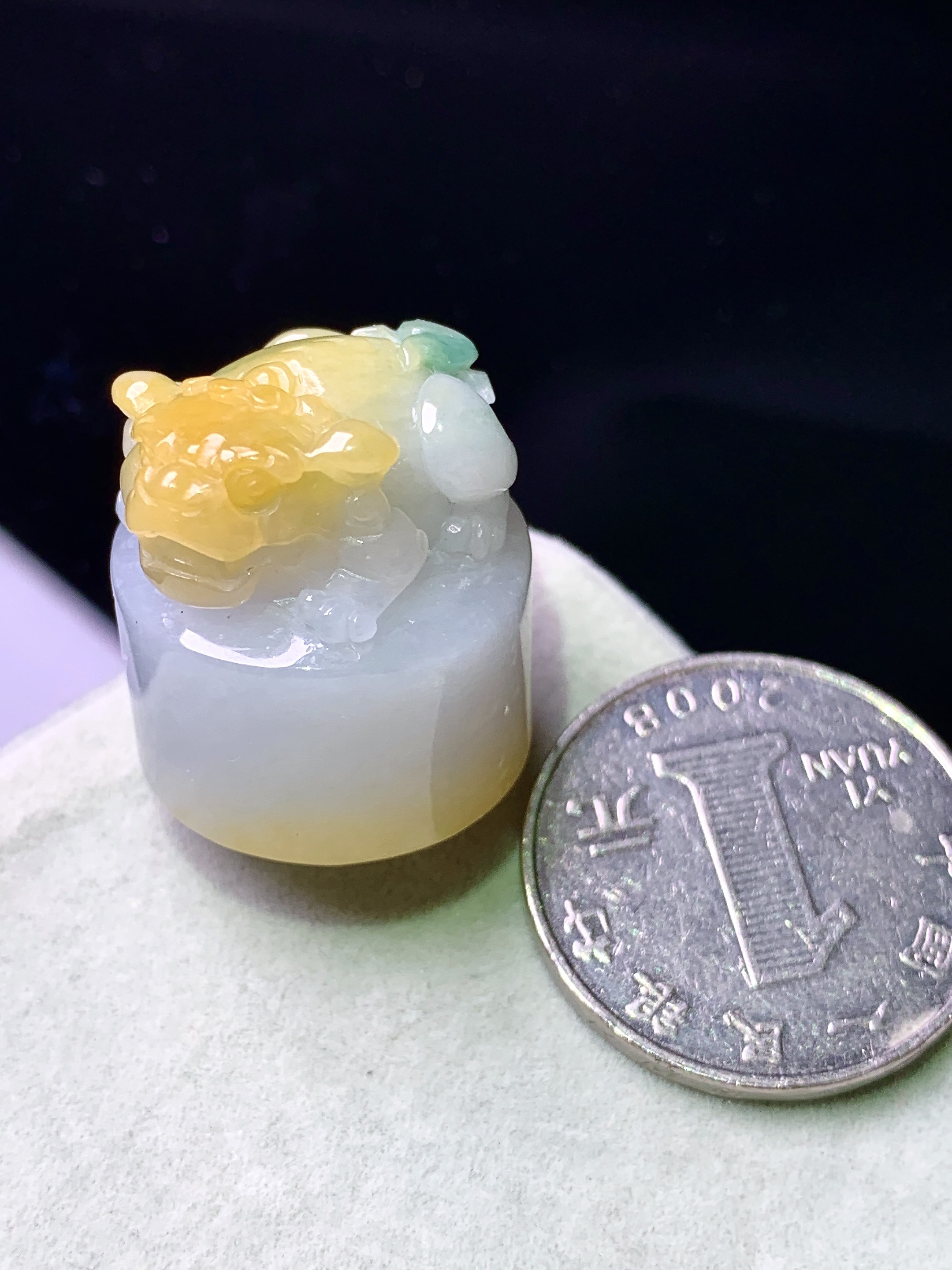 飘黄翡貔貅印章 玉质细腻 色泽艳丽清新 水润亮眼 整体尺寸22.6*20.7*20.7a5