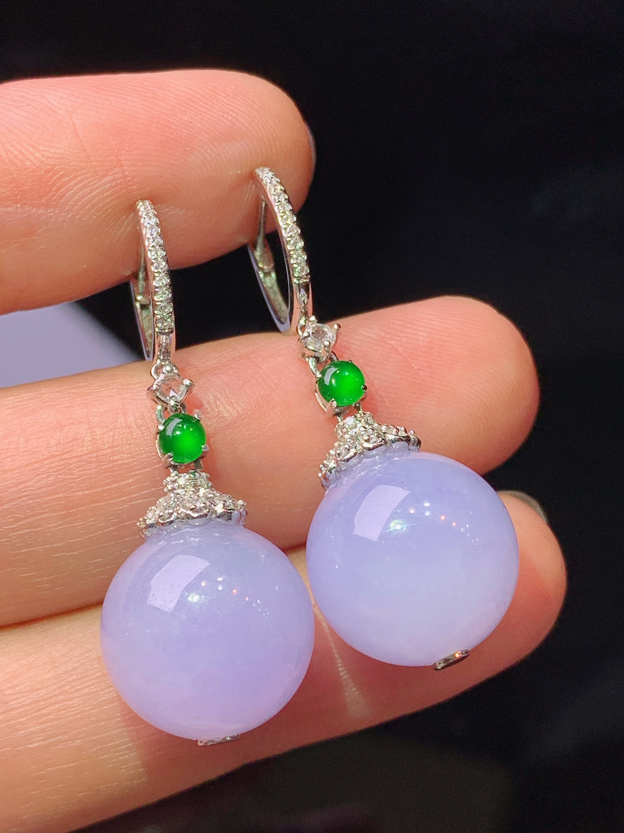 18k金钻镶嵌紫罗兰圆珠耳坠 玉质细腻 色泽艳丽清新 水润亮眼 整体尺寸34*13c5