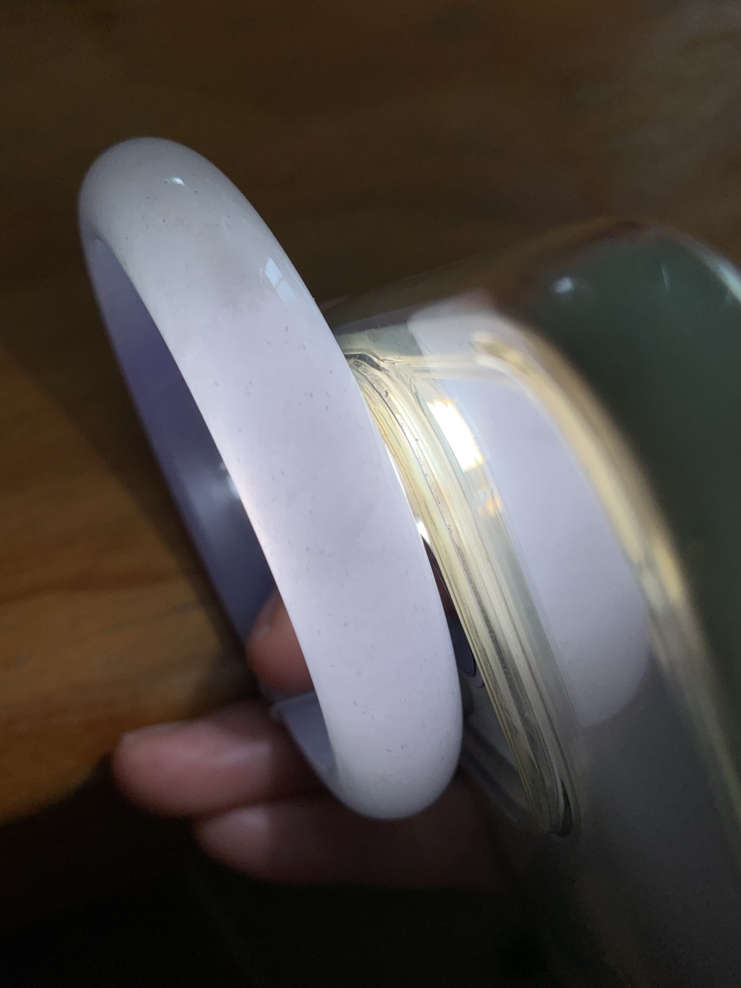 正圈55 56【圈口】56/11.6/7.3【编码】DW040902【描述】细糯紫罗兰，水润，种老，细腻，打灯有棉线