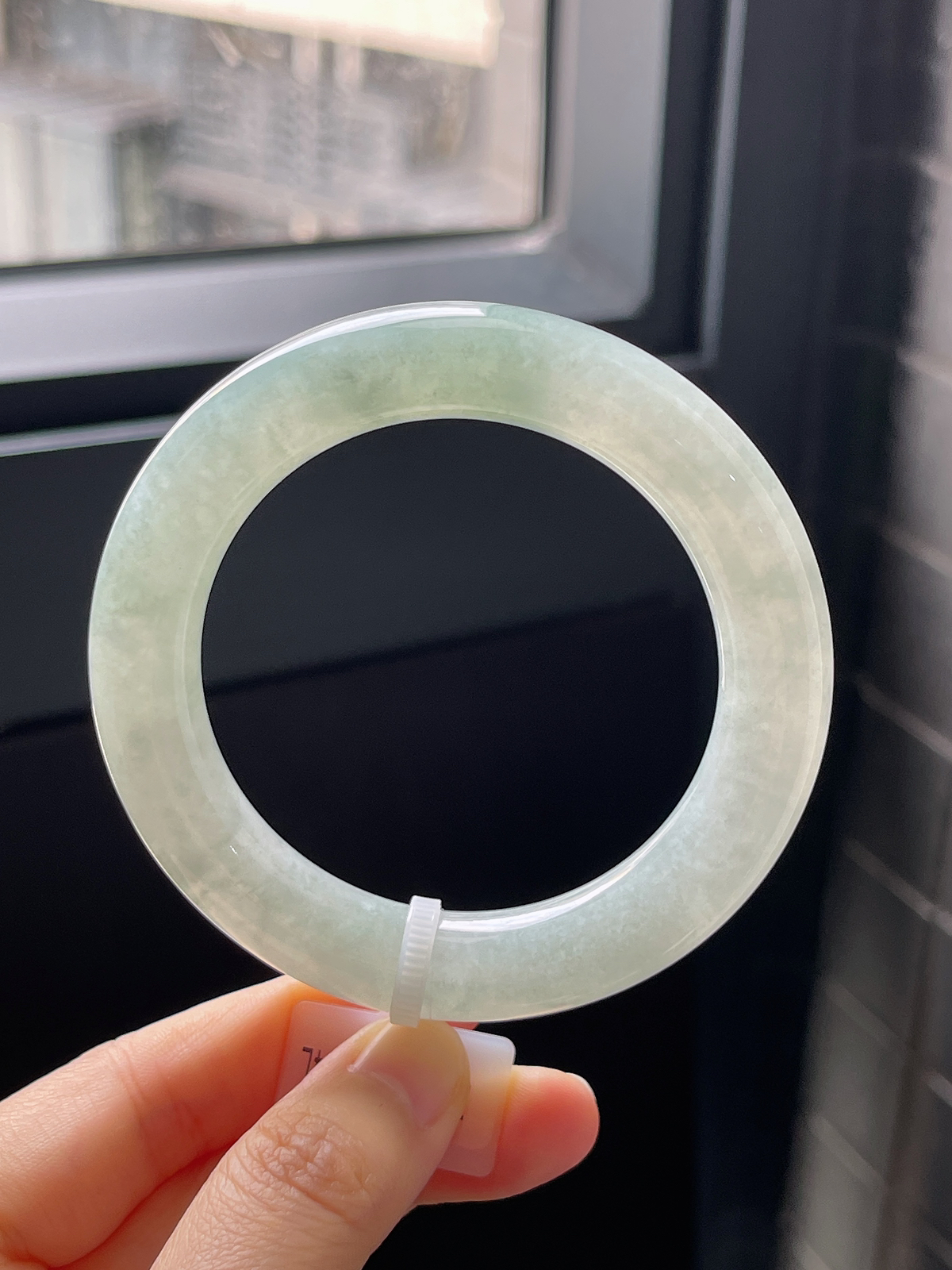 圆镯54圈口，翡翠冰糯种淡绿色胖圆条手镯