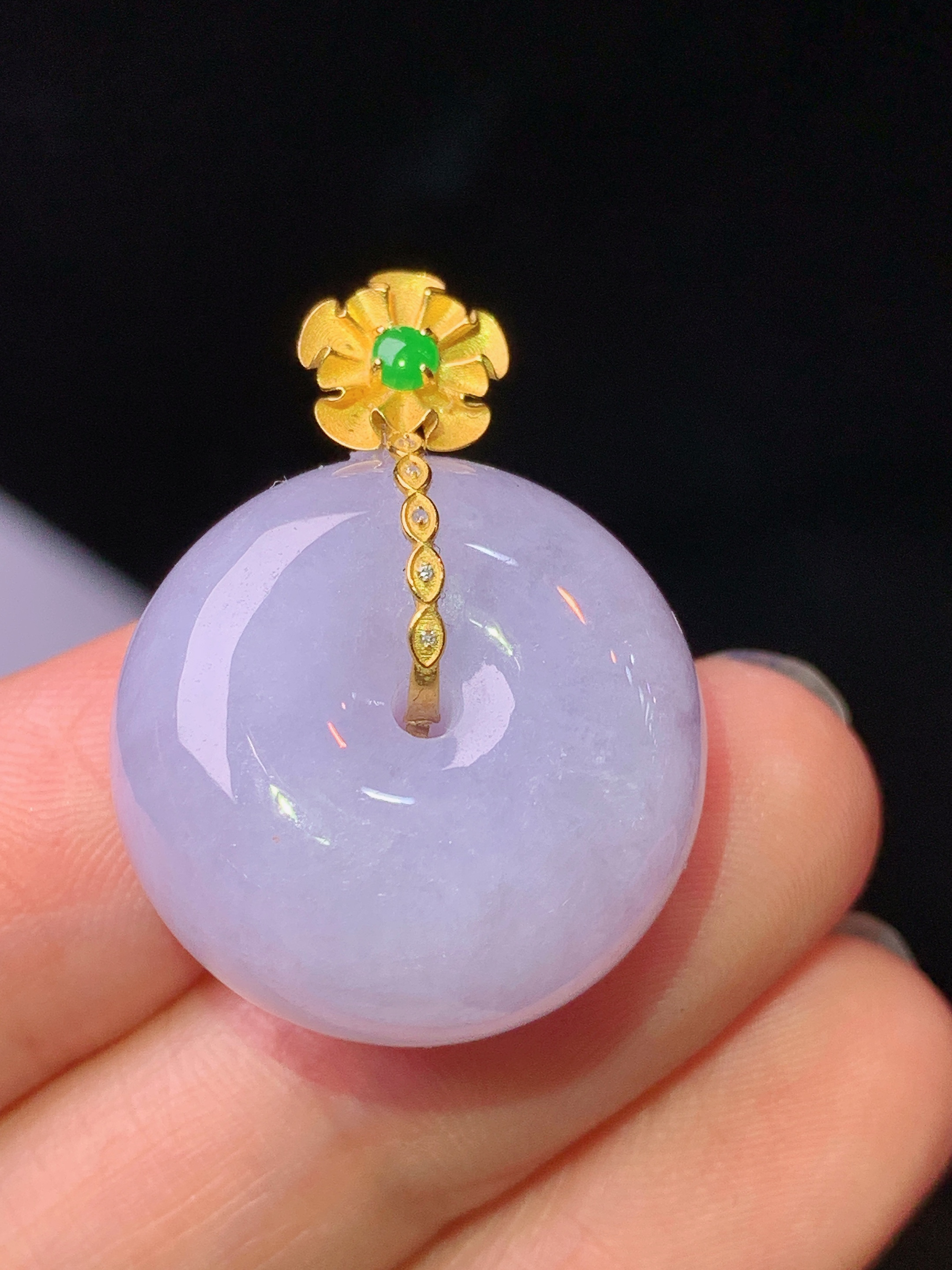 18k金镶嵌紫罗兰平安扣吊坠 玉质细腻 色泽艳丽清新 水润亮眼 整体尺寸28.2*21.2*12yz