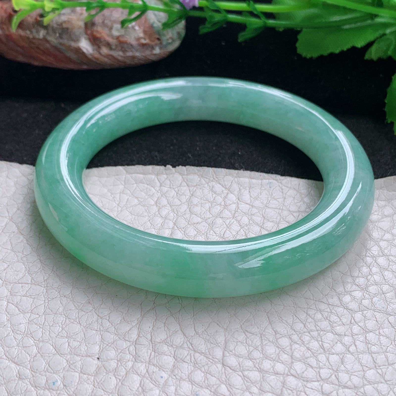 ax实拍55.5*11.2胖圆镯 天然翡翠a货手镯甜绿圆条正圈玉镯子