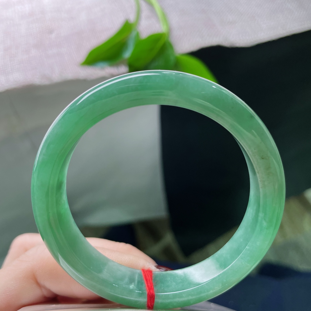 53.7/11.6/7.9绿底正圈，满色，青春靓丽，充满活力和希望，水润细腻，一点皮纹，ss50160a