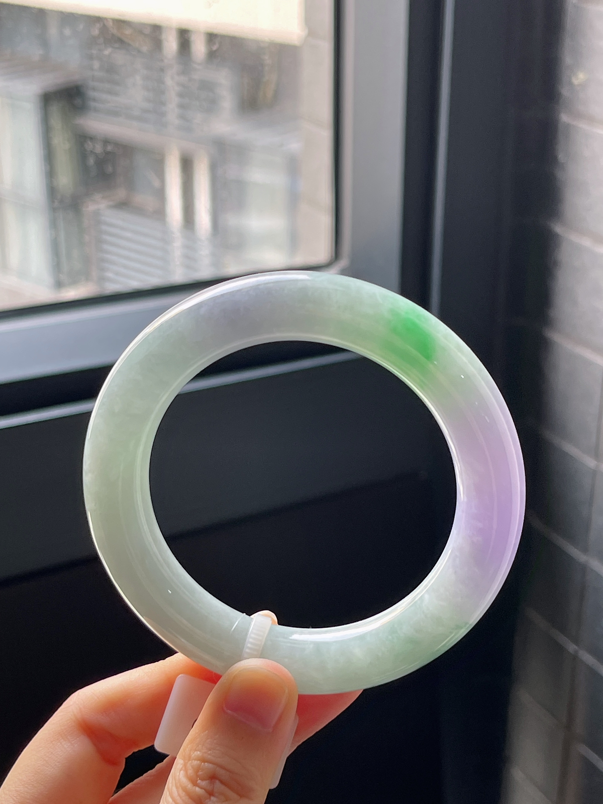 圆镯57.4圈口，翡翠糯化种浓紫春带彩手镯