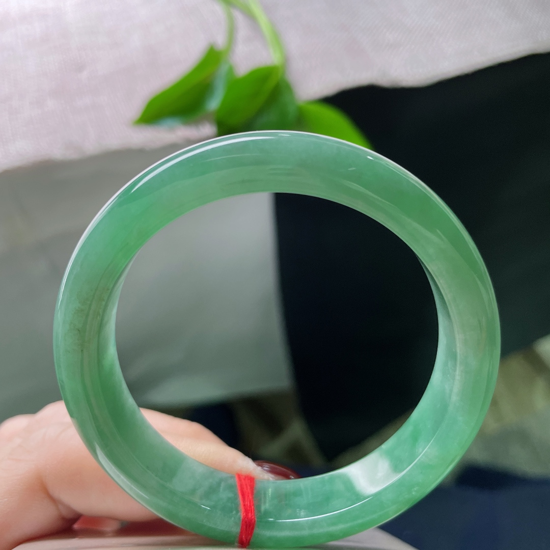 53.7/11.6/7.9绿底正圈，满色，青春靓丽，充满活力和希望，水润细腻，一点皮纹，ss50160a