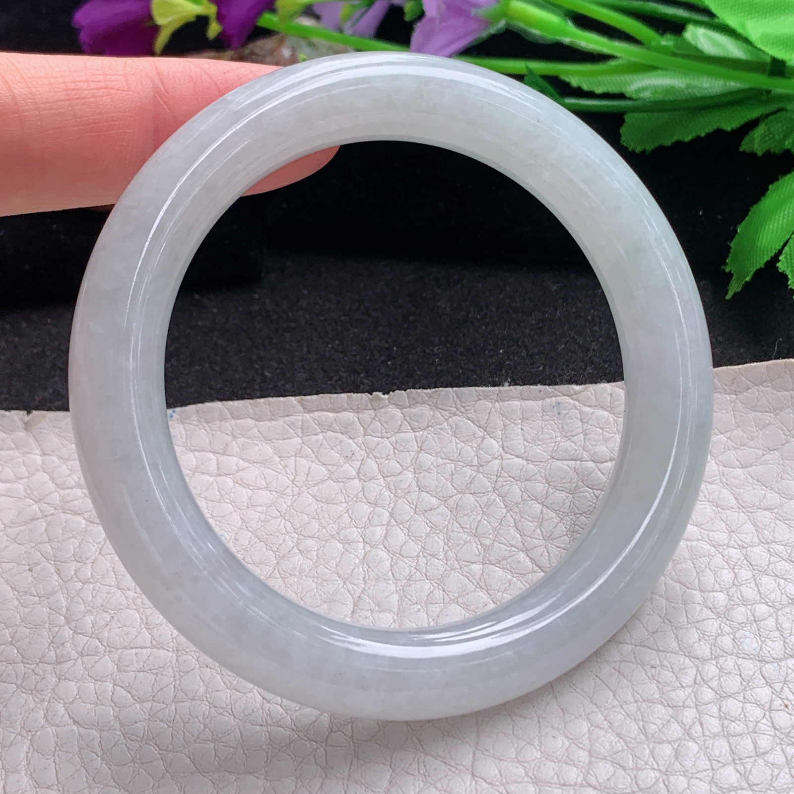 xc实拍56*10.8*10美人镯 天然缅甸翡翠a货手镯白月光圆条玉镯子