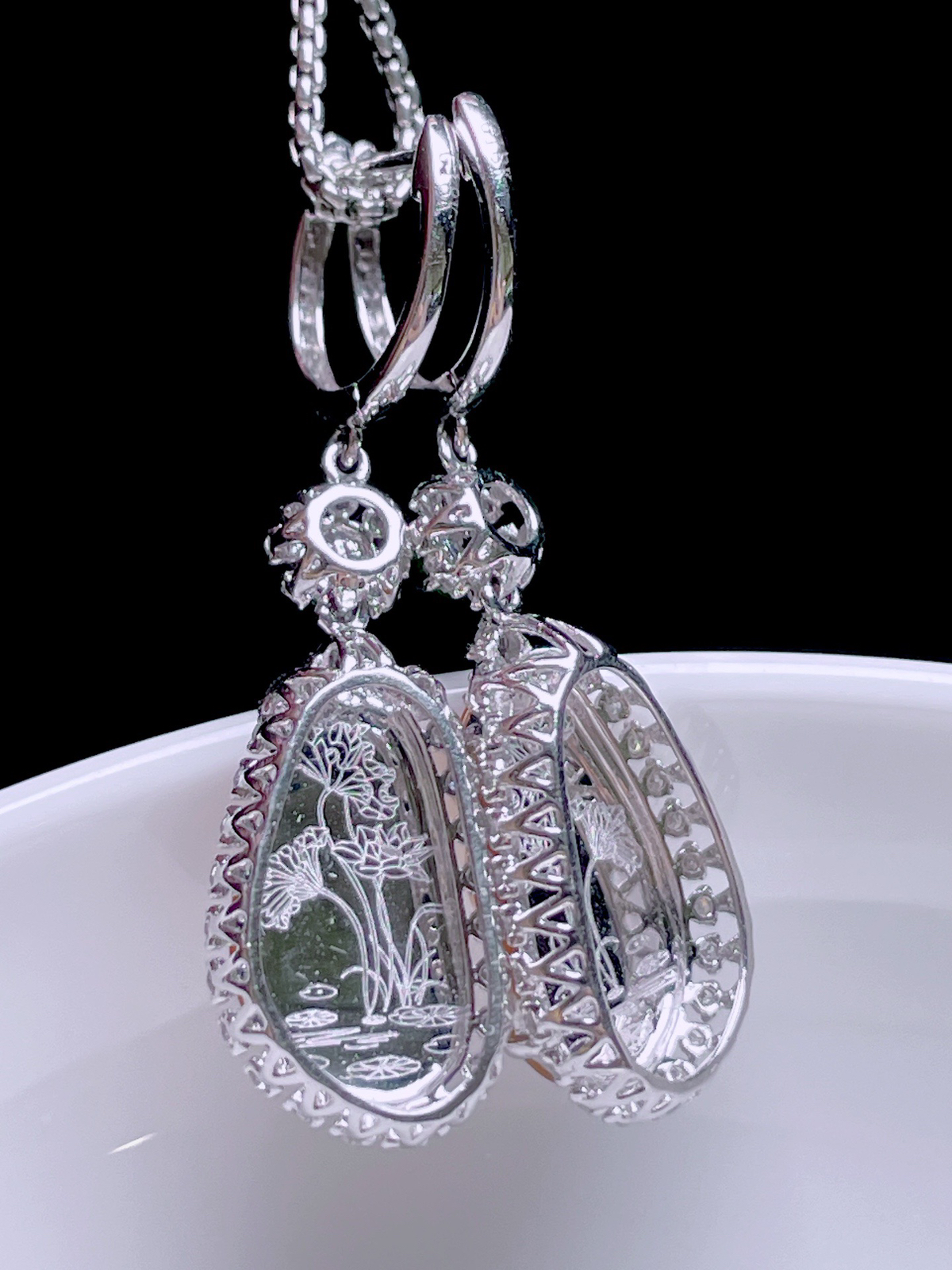 ️ 高冰黄翡福豆耳坠 
色泽艳丽，种老水润，18k金镶嵌
整体：35.5/10.3/7.3
裸石：13.6/7