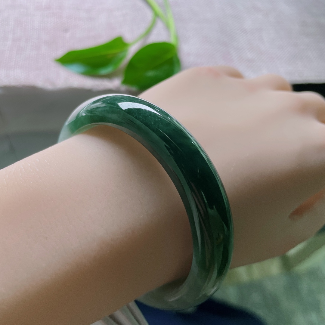 55.5/12.2/7.6，半山水正圈，不是第一眼惊艳，却是越看越有韵味的耐看型。，ss49322a