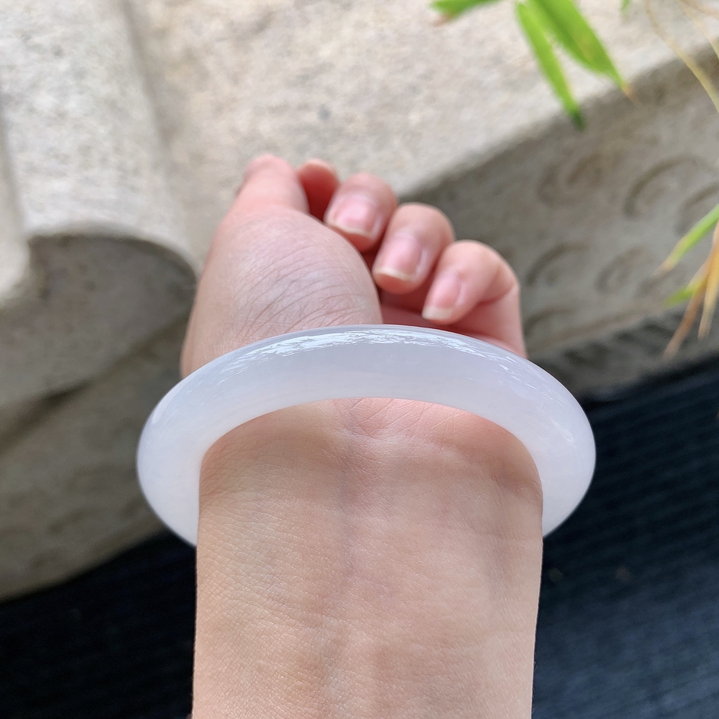 圆条52 53【圈口】53.4/9.5/9.5【编码】FL040481【描述】糯冰粉紫，水润，种老，细腻，打灯有棉絮