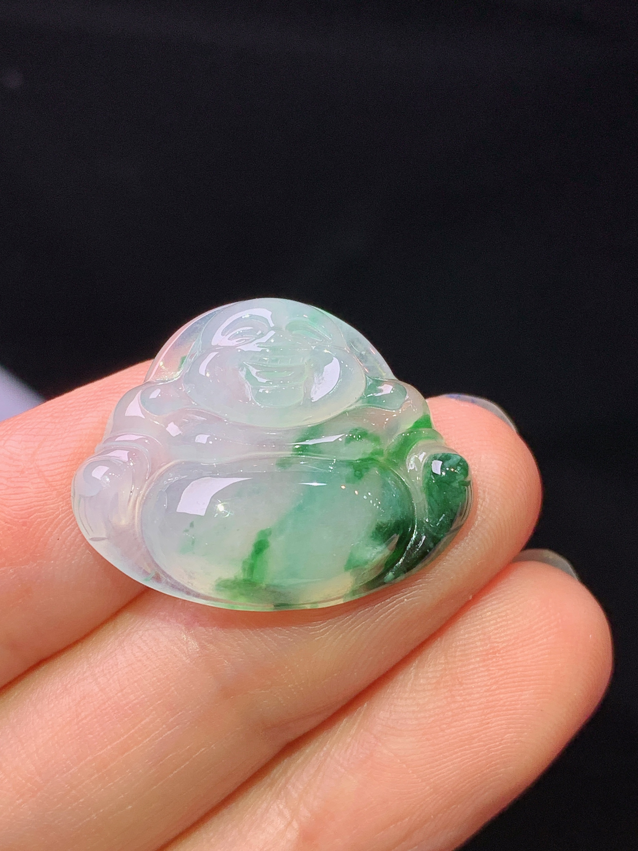 飘绿佛公吊坠 玉质细腻 色泽艳丽清新 水润亮眼 整体尺寸19.8*24.5*5.8a2