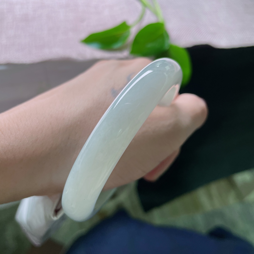 60/11.8/8.7，淡绿底正圈，大圈口，柔润细腻，澄澈明净，种老，。ss49716a