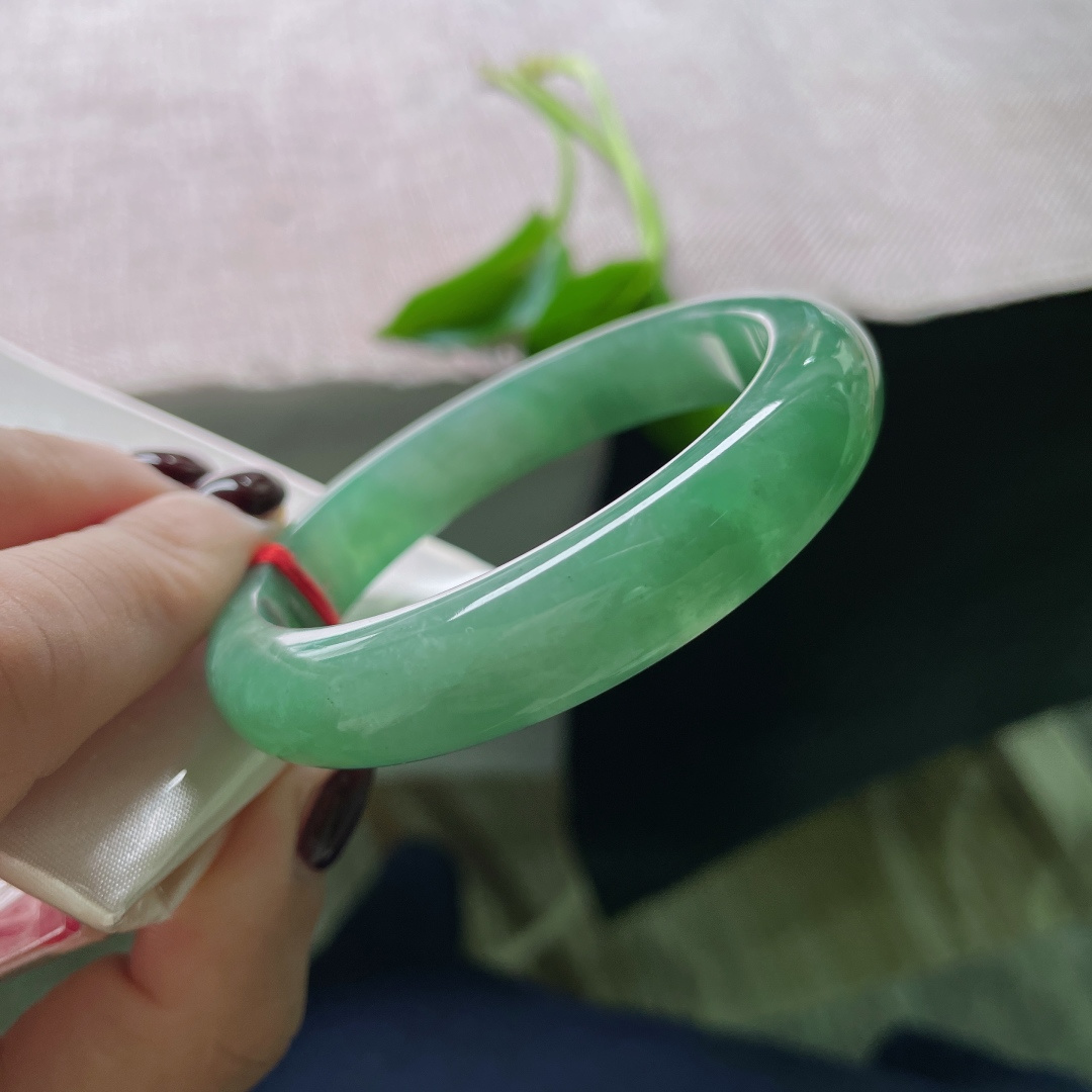 53.7/11.6/7.9绿底正圈，满色，青春靓丽，充满活力和希望，水润细腻，一点皮纹，ss50160a