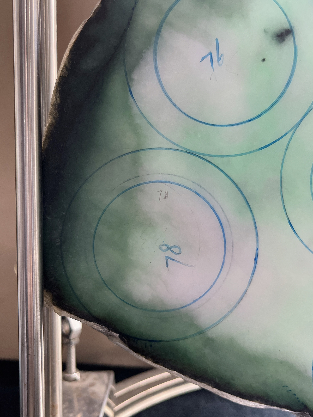 翡翠板料，⭕️正圈最大做62，圆条最大做58