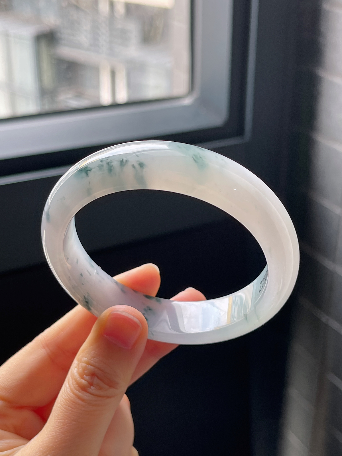 正圈57.4圈口，翡翠冰糯种飘绿手镯