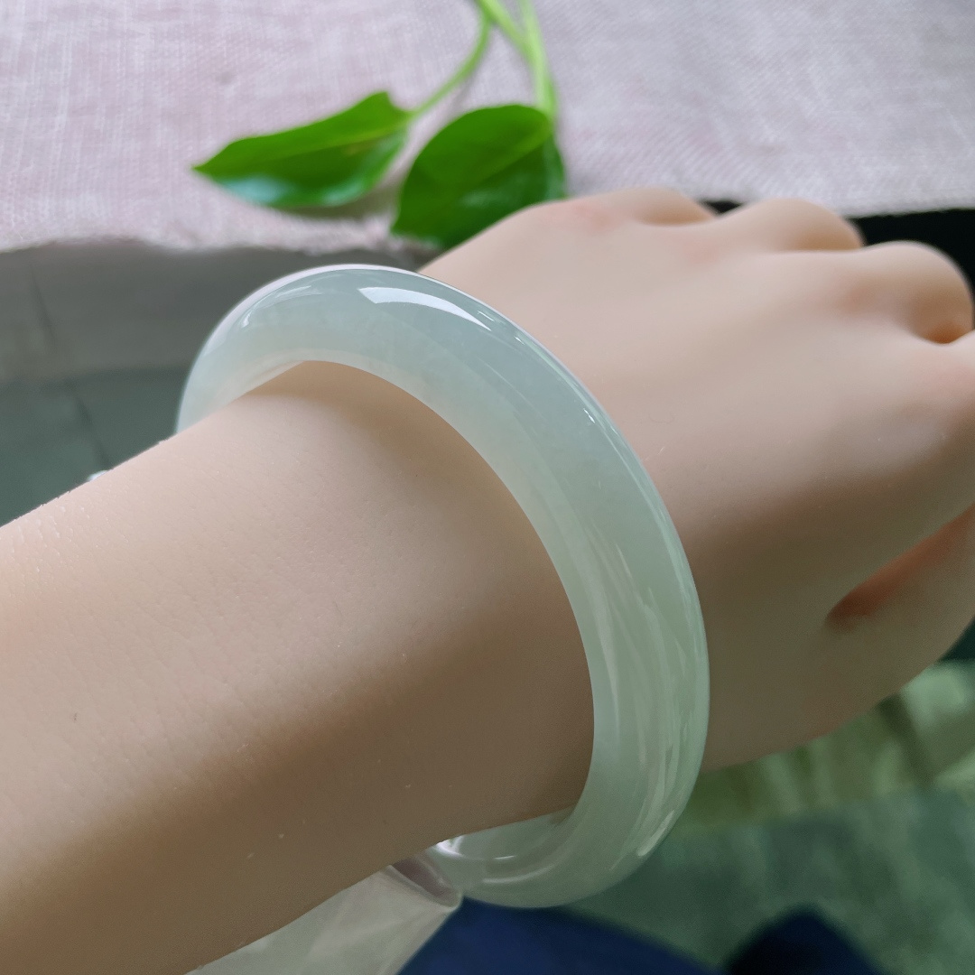 60/11.8/8.7，淡绿底正圈，大圈口，柔润细腻，澄澈明净，种老，。ss49716a