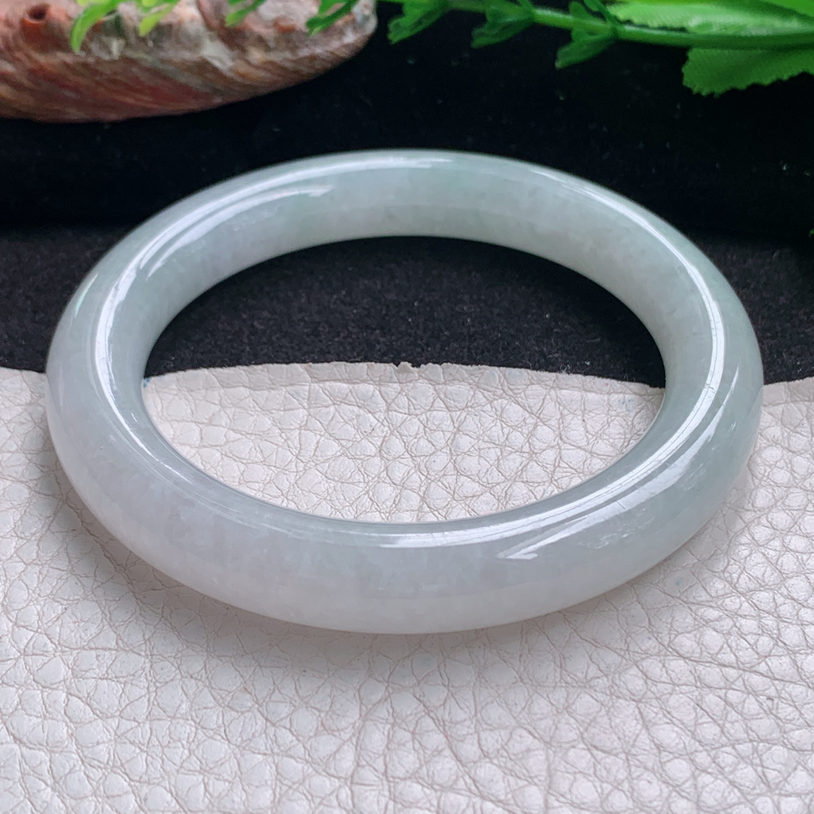 xc实拍56*10.8*10美人镯 天然缅甸翡翠a货手镯白月光圆条玉镯子