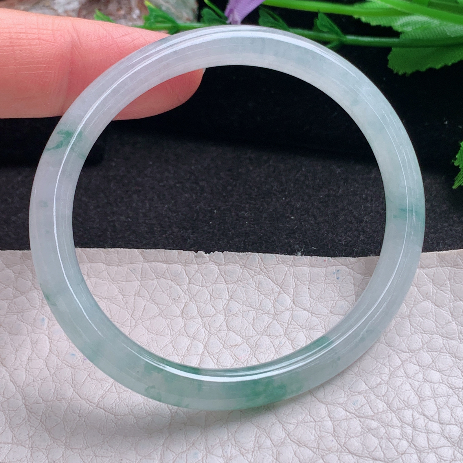 xc实拍54.3*48.8*6*6.3贵妃镯 天然缅甸翡翠a货手镯冰飘花秀气蛋形玉镯子