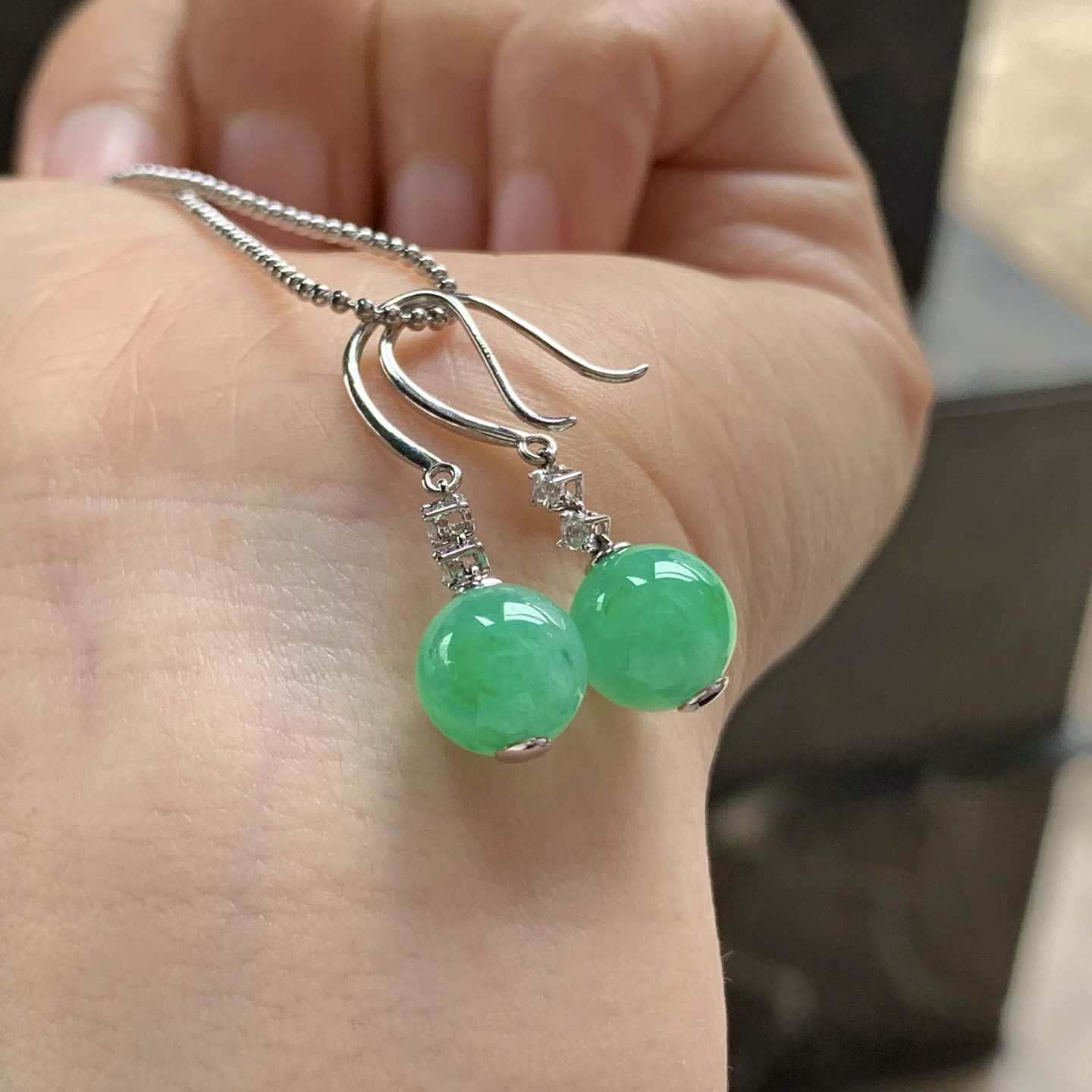 阳绿色珠珠耳钩^_^清新 色阳