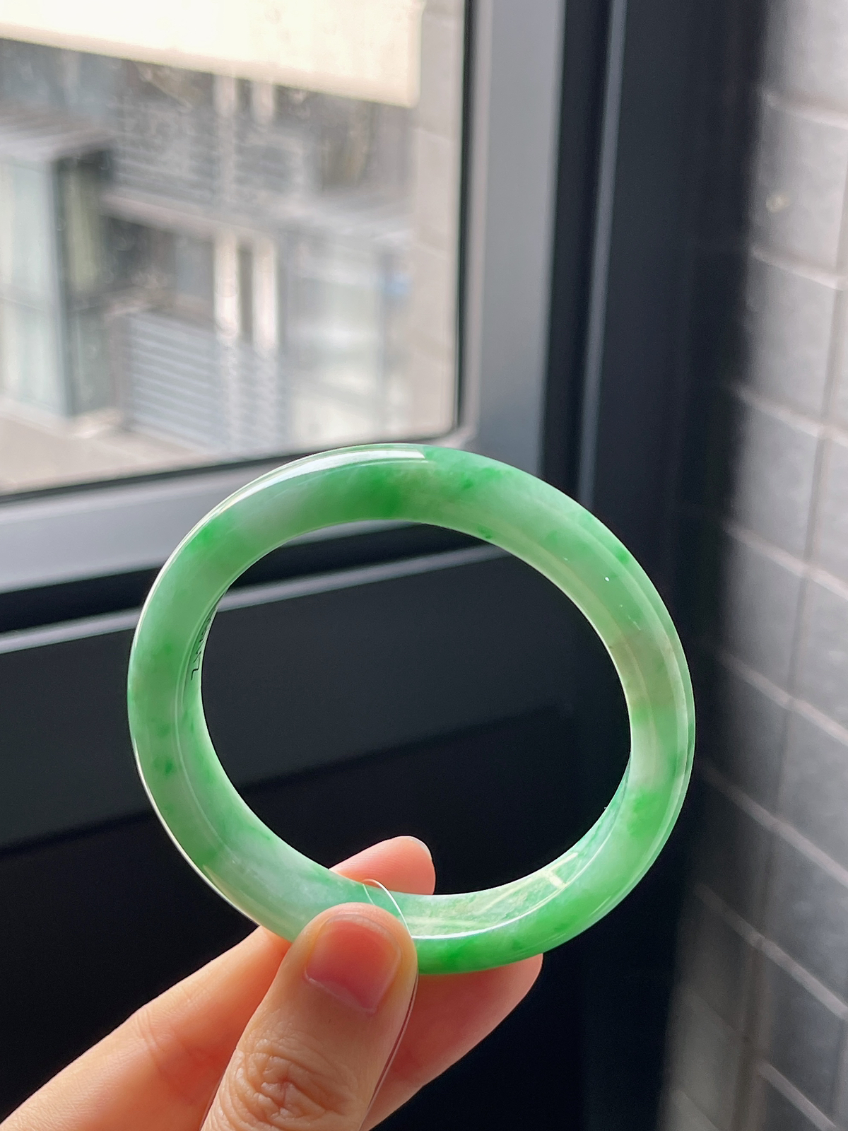 正圈55圈口，翡翠糯化种飘阳绿手镯