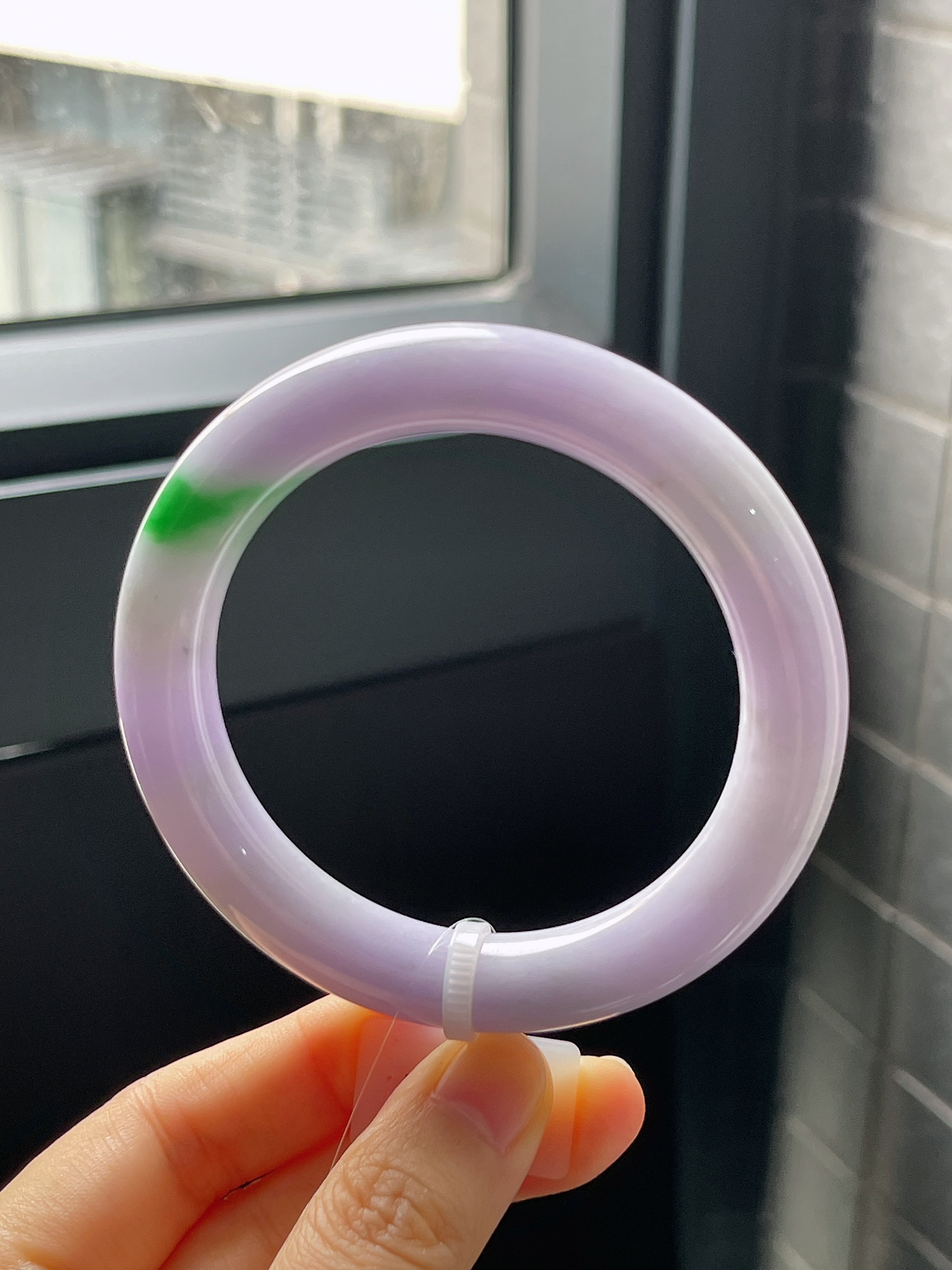 圆镯56.4圈口，翡翠糯化种紫底飘绿手镯