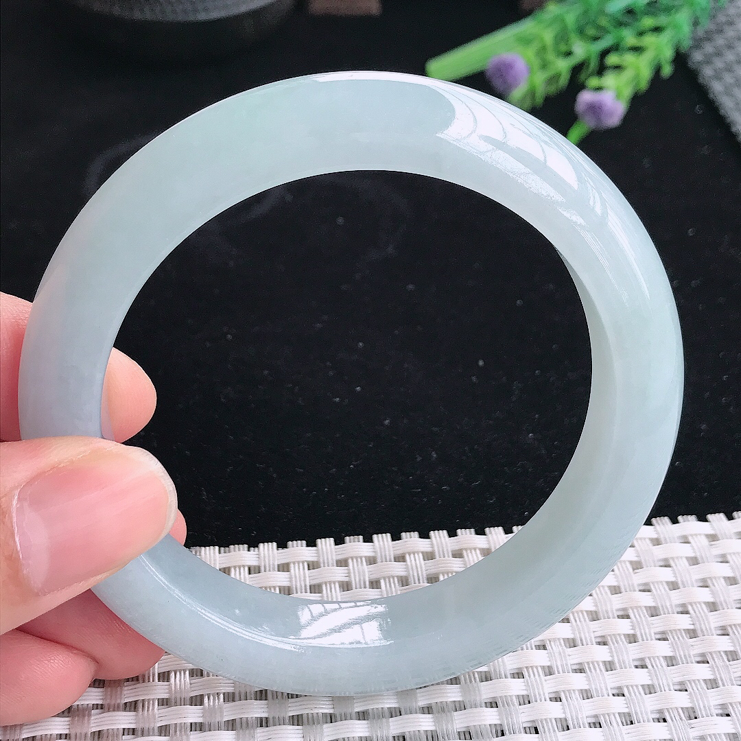 实拍A货翡翠59/12.5/9.5老坑冰胶水灵冰晴天空蓝手镯宽边玉镯平安镯美人镯