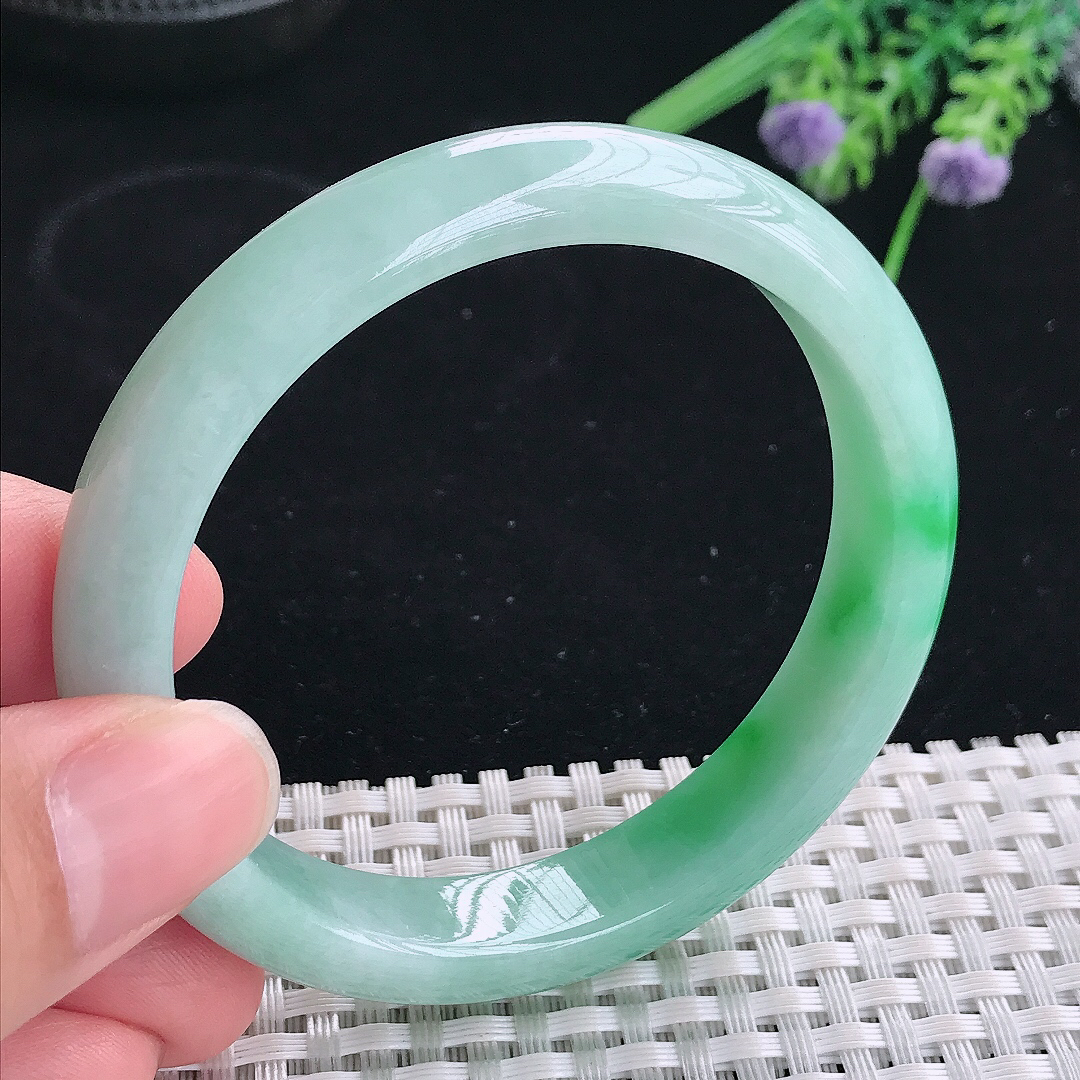 实拍A货翡翠56/11.3/7.6老坑冰润飘阳绿手镯宽边玉镯平安镯美人镯