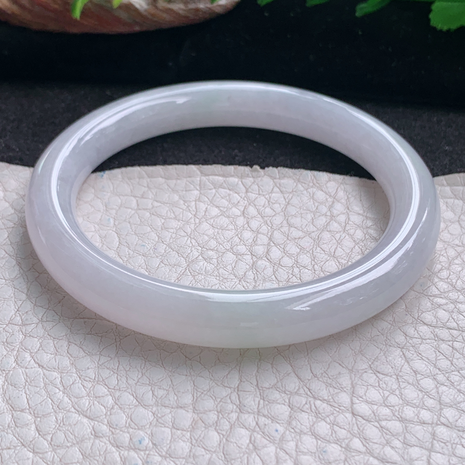 n实拍55*8.8*8.5美人镯 天然缅甸翡翠a货手镯清新冰紫底圆条叮当镯