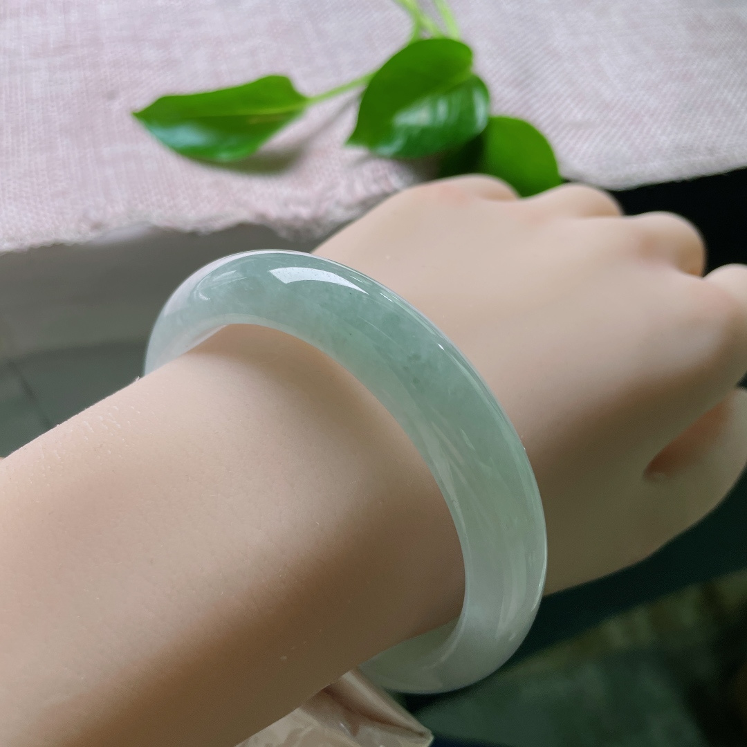 56.6/12.7/8.3，浅蓝底正圈，渐变之色，干净清润，温柔知性，ss48110a