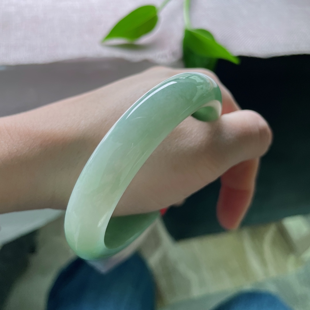 58.1/12.6/8.3，绿底正圈，小清新，减龄必备，肉质细腻干净，ss45821a