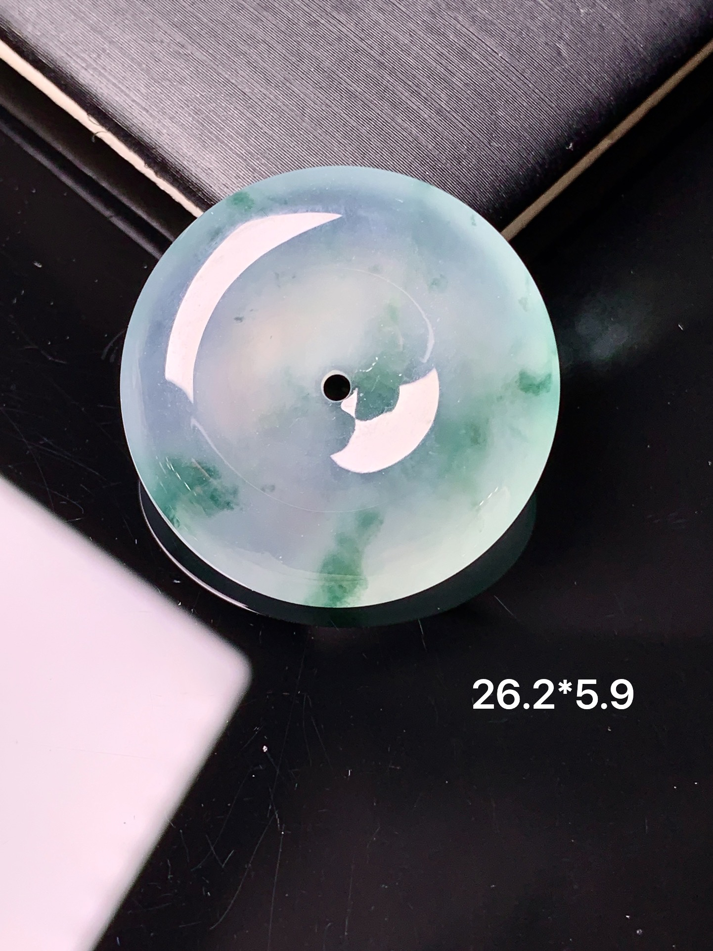 冰种平安扣吊坠 玉质细腻 色泽艳丽清新 水润亮眼 整体尺寸26.2*5.9x1