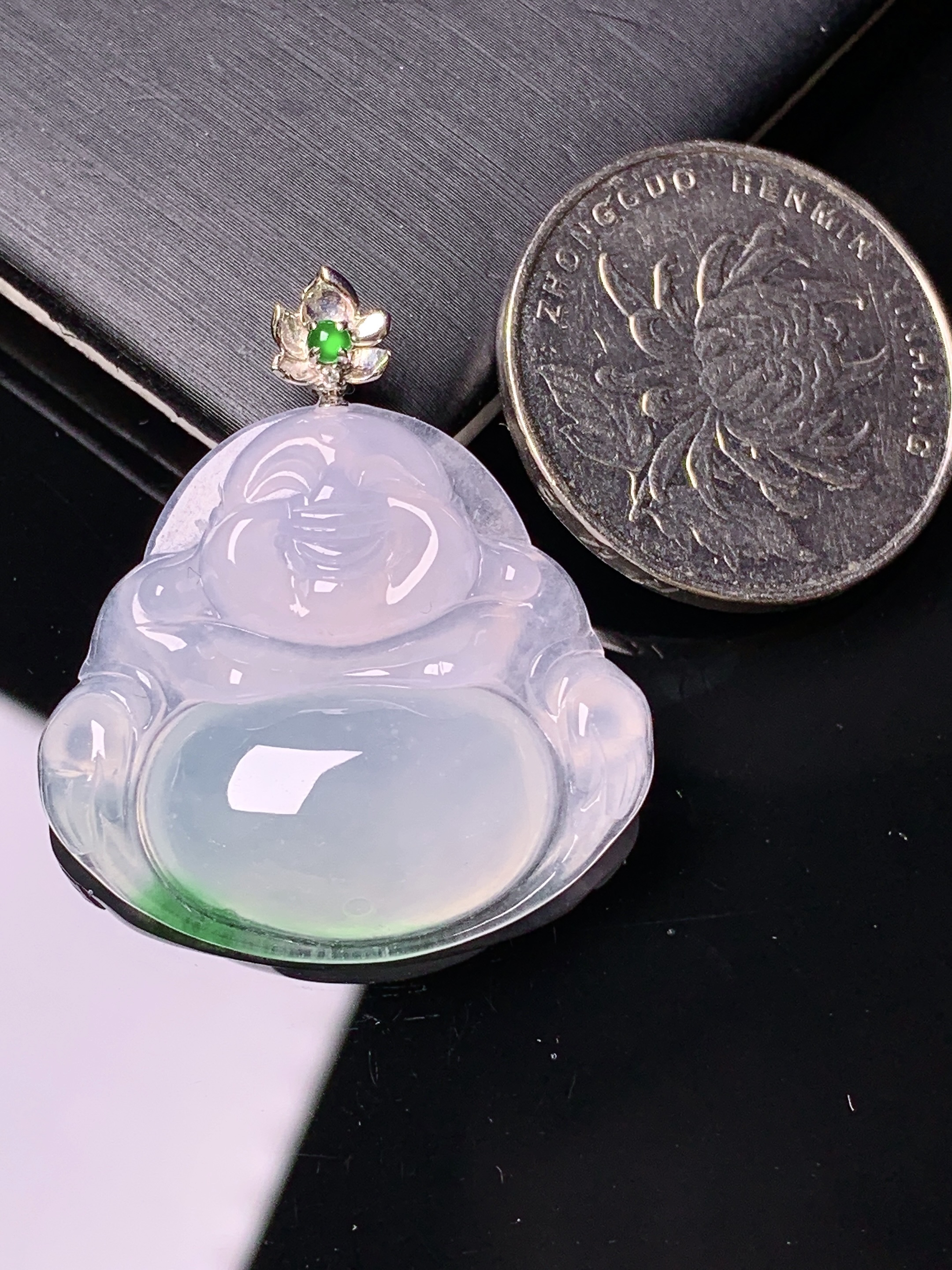 18k金镶嵌冰种佛公吊坠 玉质细腻 色泽艳丽清新 水润亮眼 整体尺寸33*29*6.6c5