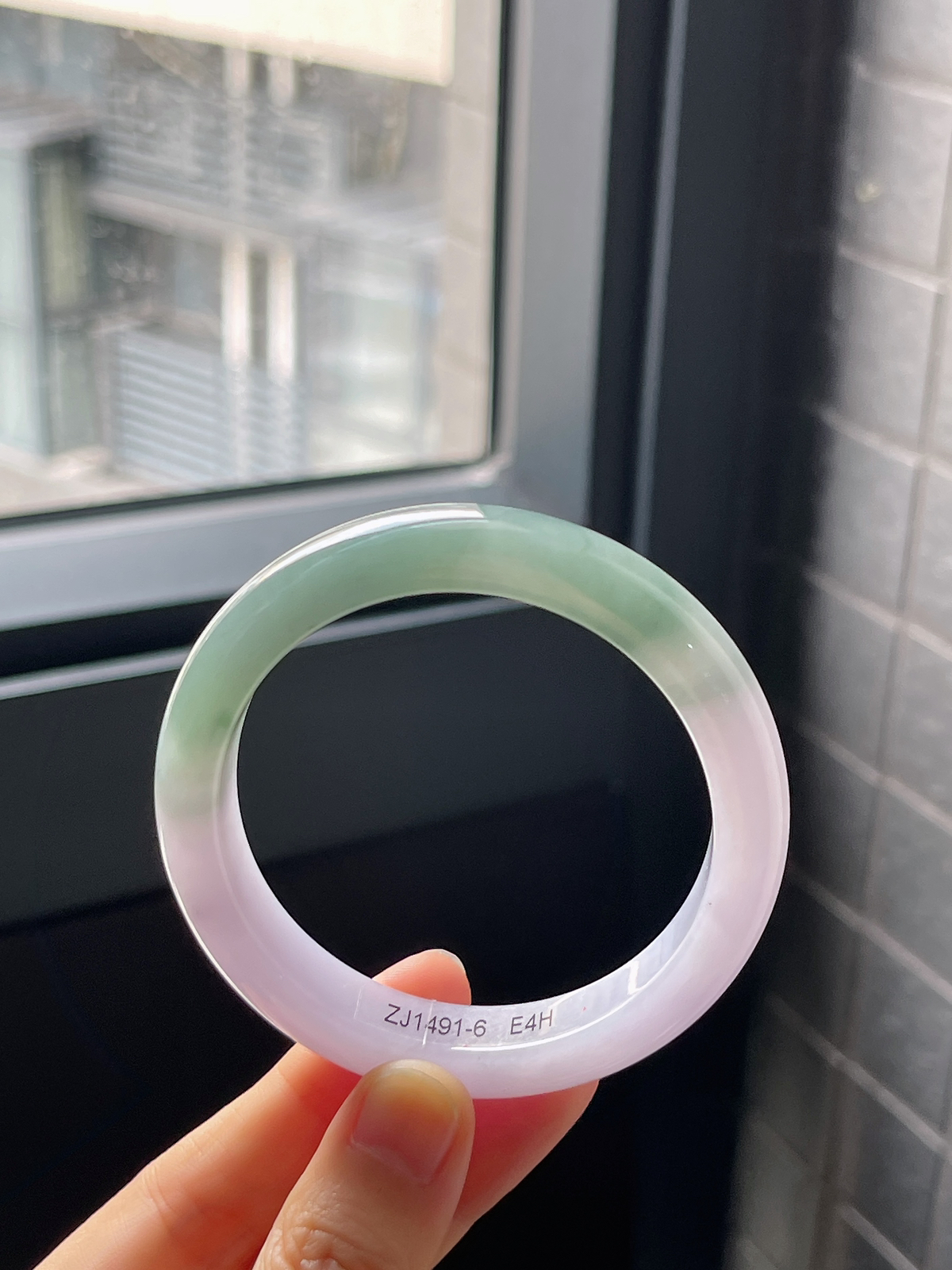 正圈53.4圈口，翡翠冰糯种灰绿色春带彩手镯