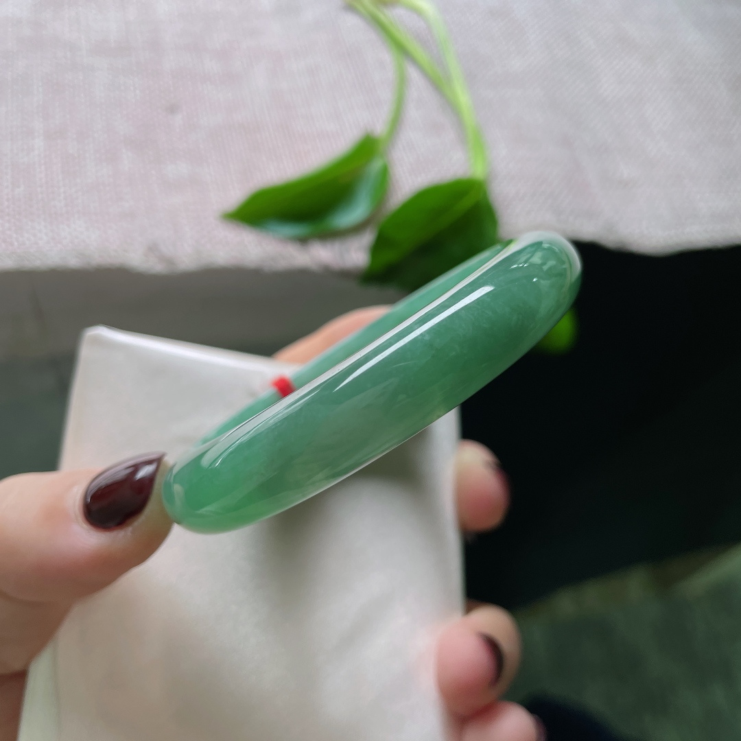 53.7/11.6/7.9绿底正圈，满色，青春靓丽，充满活力和希望，水润细腻，一点皮纹，ss50160a