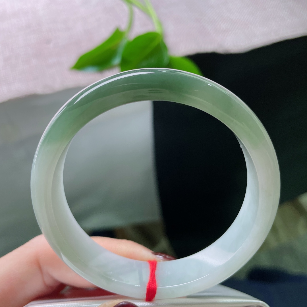 55/12.9/6.9，油青正圈，半山半水，油润细腻，一镯两戴，皮纹，ss49195a