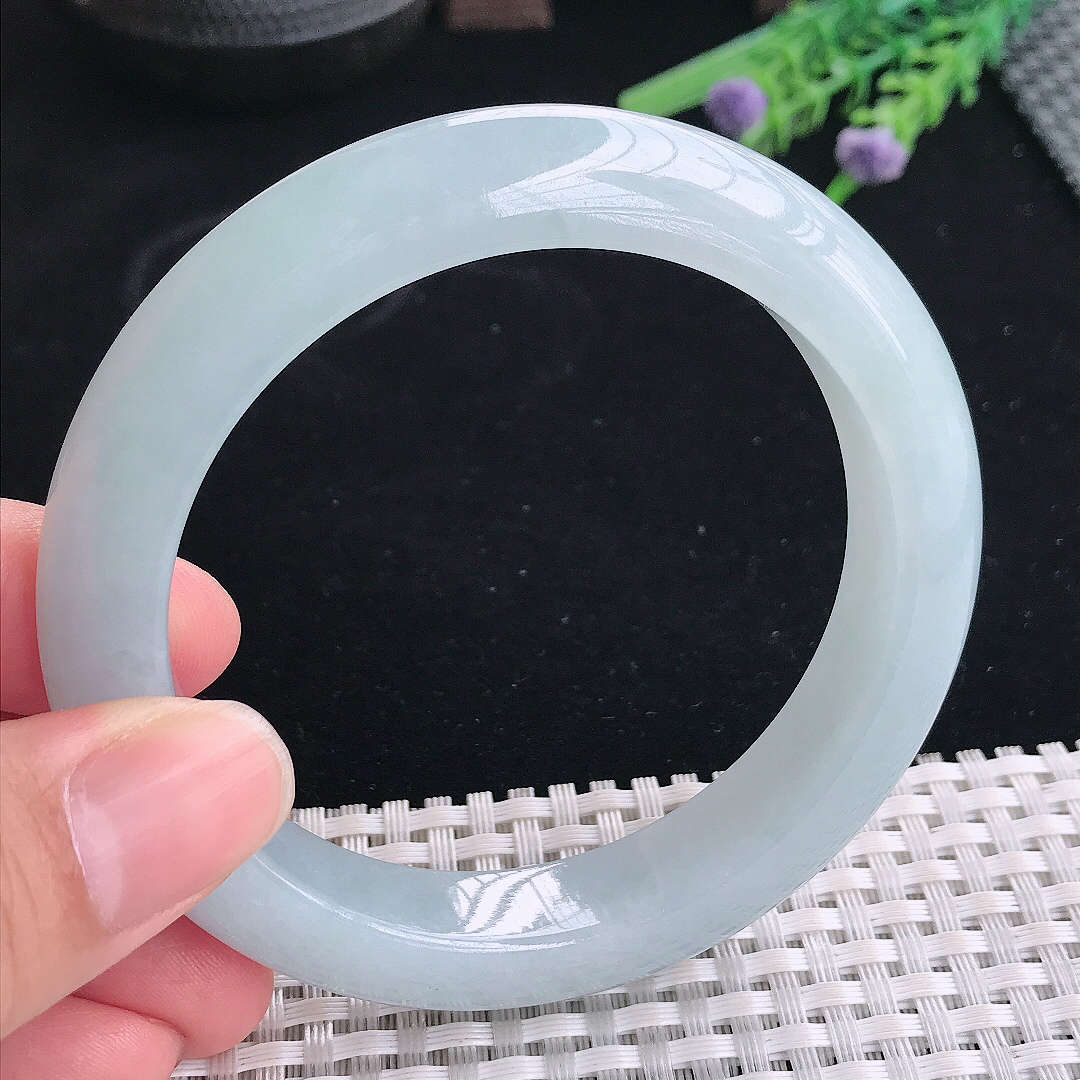 实拍A货翡翠59/12.5/9.5老坑冰胶水灵冰晴天空蓝手镯宽边玉镯平安镯美人镯