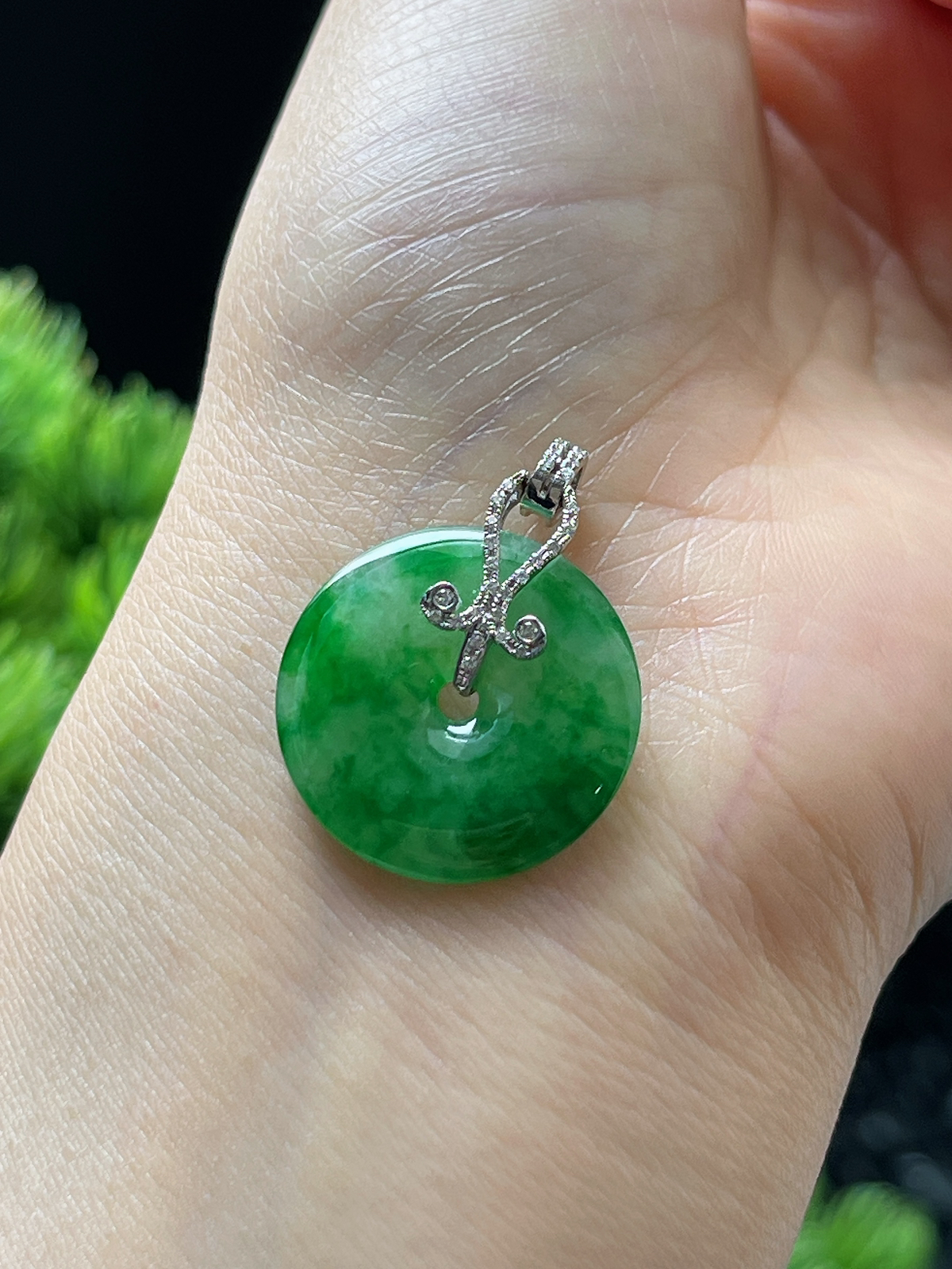 18k金翡翠冰糯种绿色平安扣