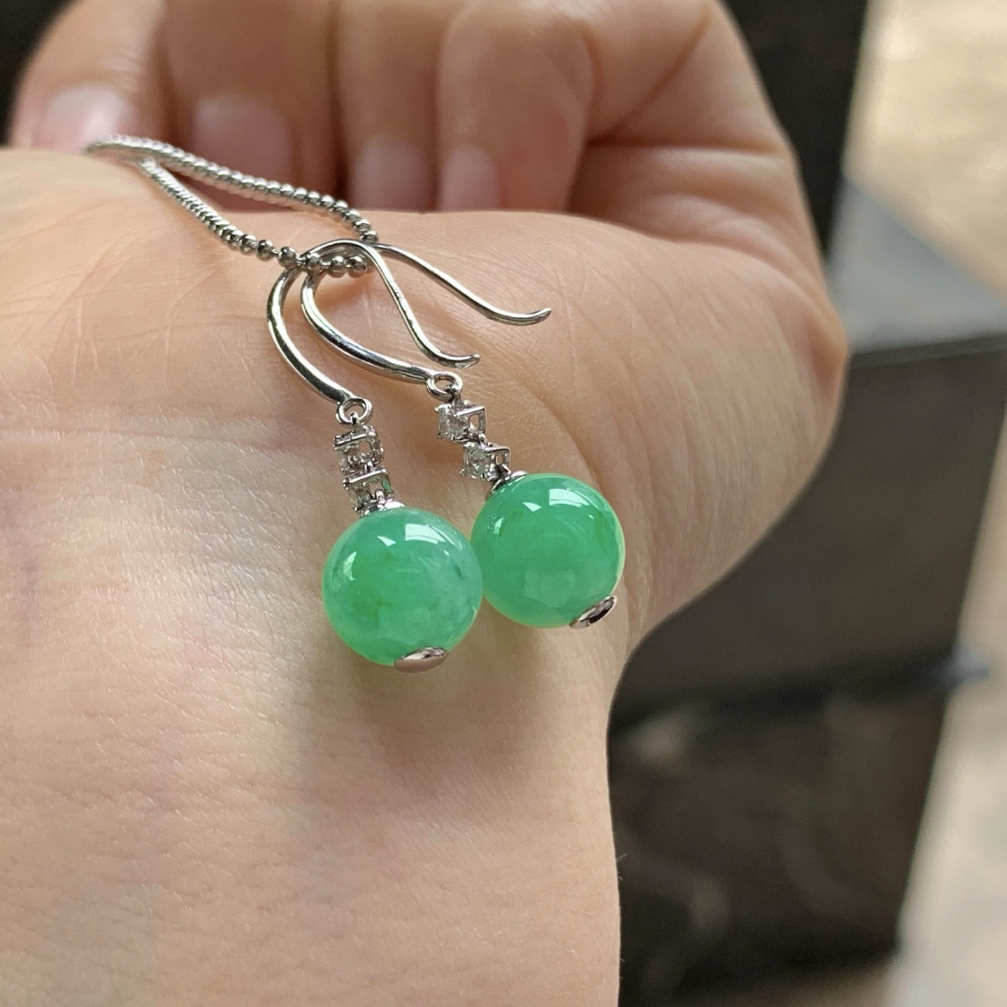 阳绿色珠珠耳钩^_^清新 色阳