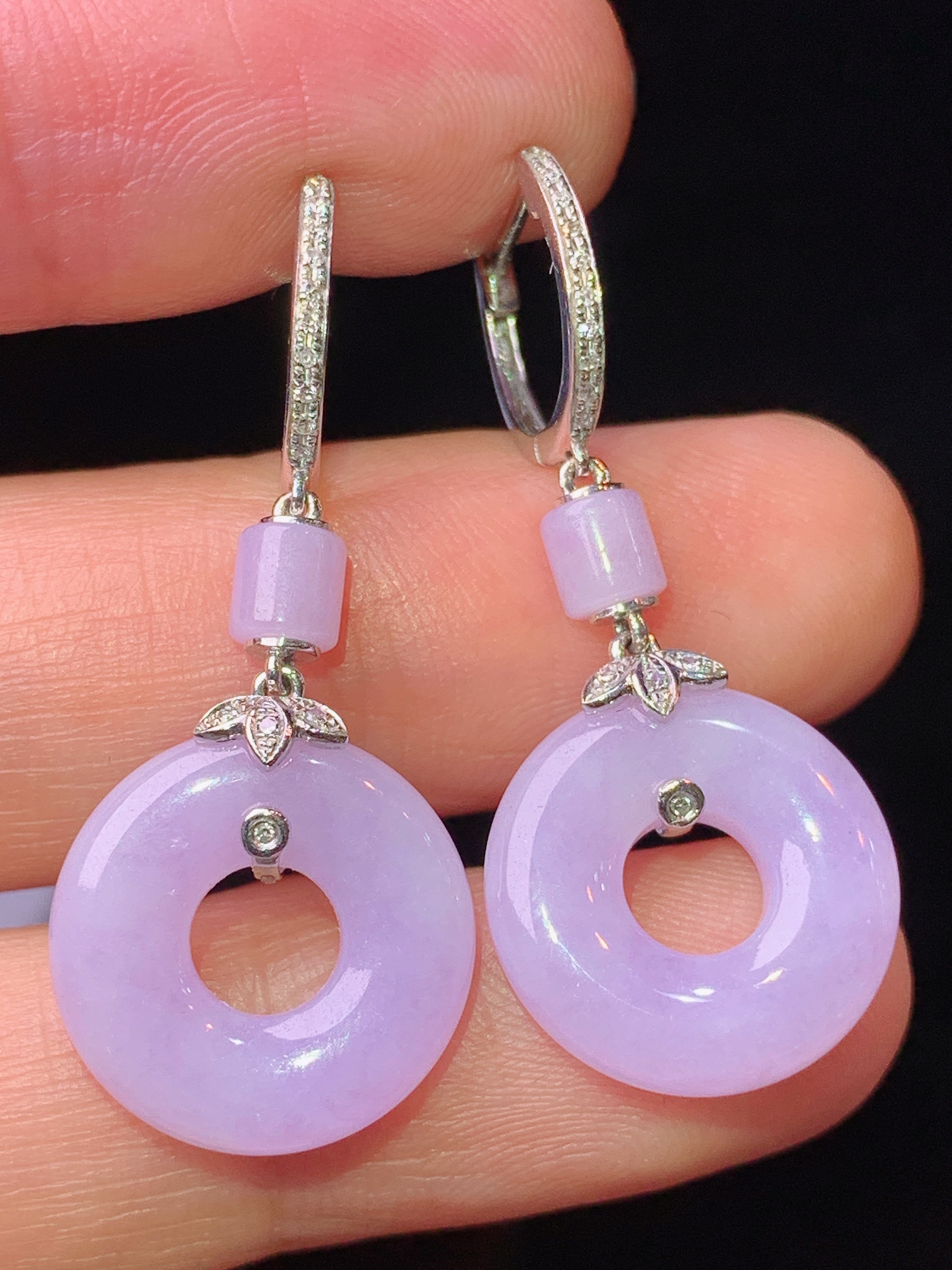 18k金钻镶嵌紫罗兰平安环耳坠 玉质细腻 色泽艳丽清新 水润亮眼 整体尺寸33*14.3*3.8c5