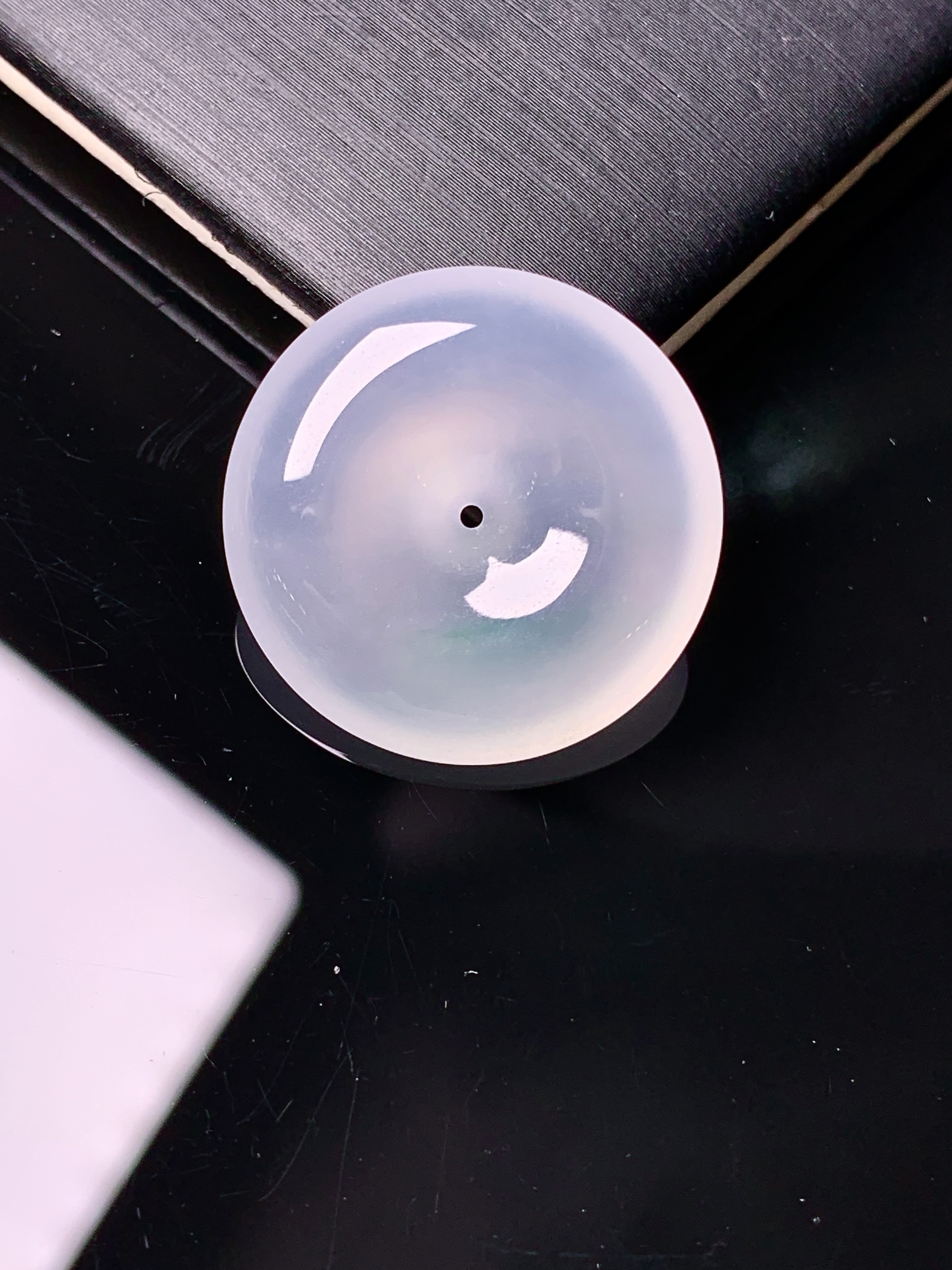 冰种平安扣吊坠 玉质细腻 色泽艳丽清新 水润亮眼 整体尺寸22.7*5.3d1