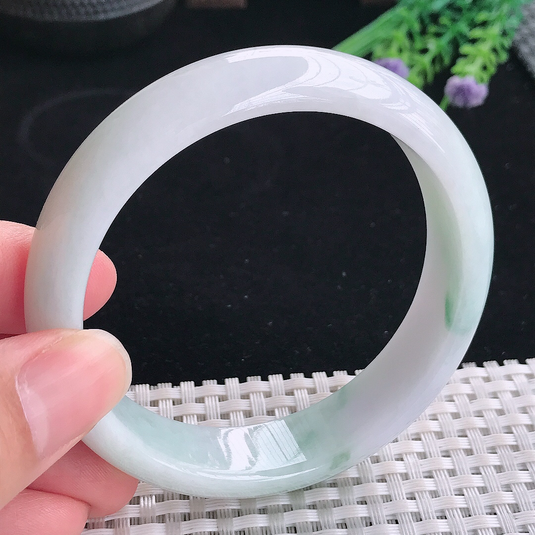 实拍A货翡翠59/15/7.6老坑精美温润飘花手镯宽边玉镯平安镯美人镯