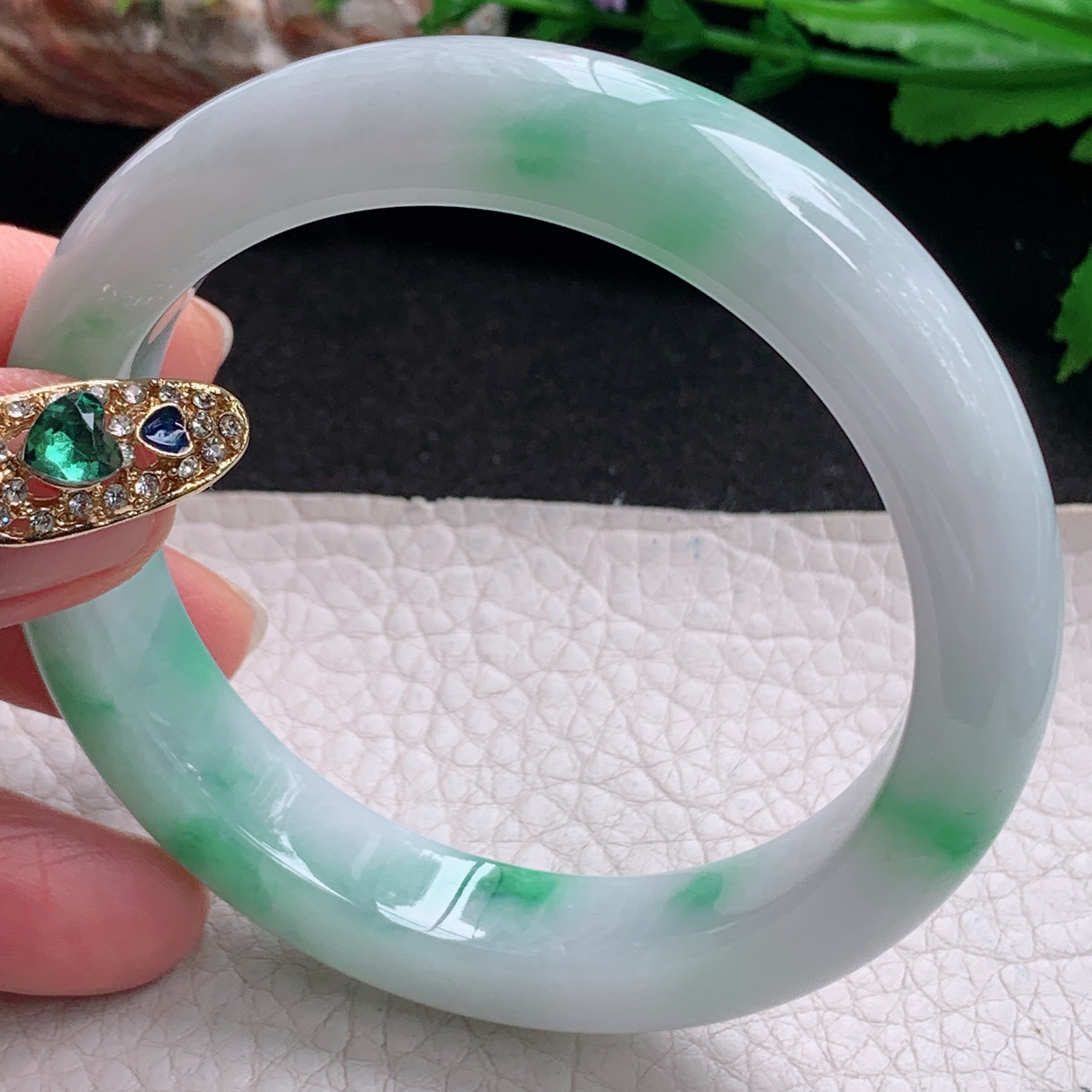 js实拍56*11.7*8.6平安镯 天然缅甸翡翠a货手镯清新飘绿宽边玉镯子