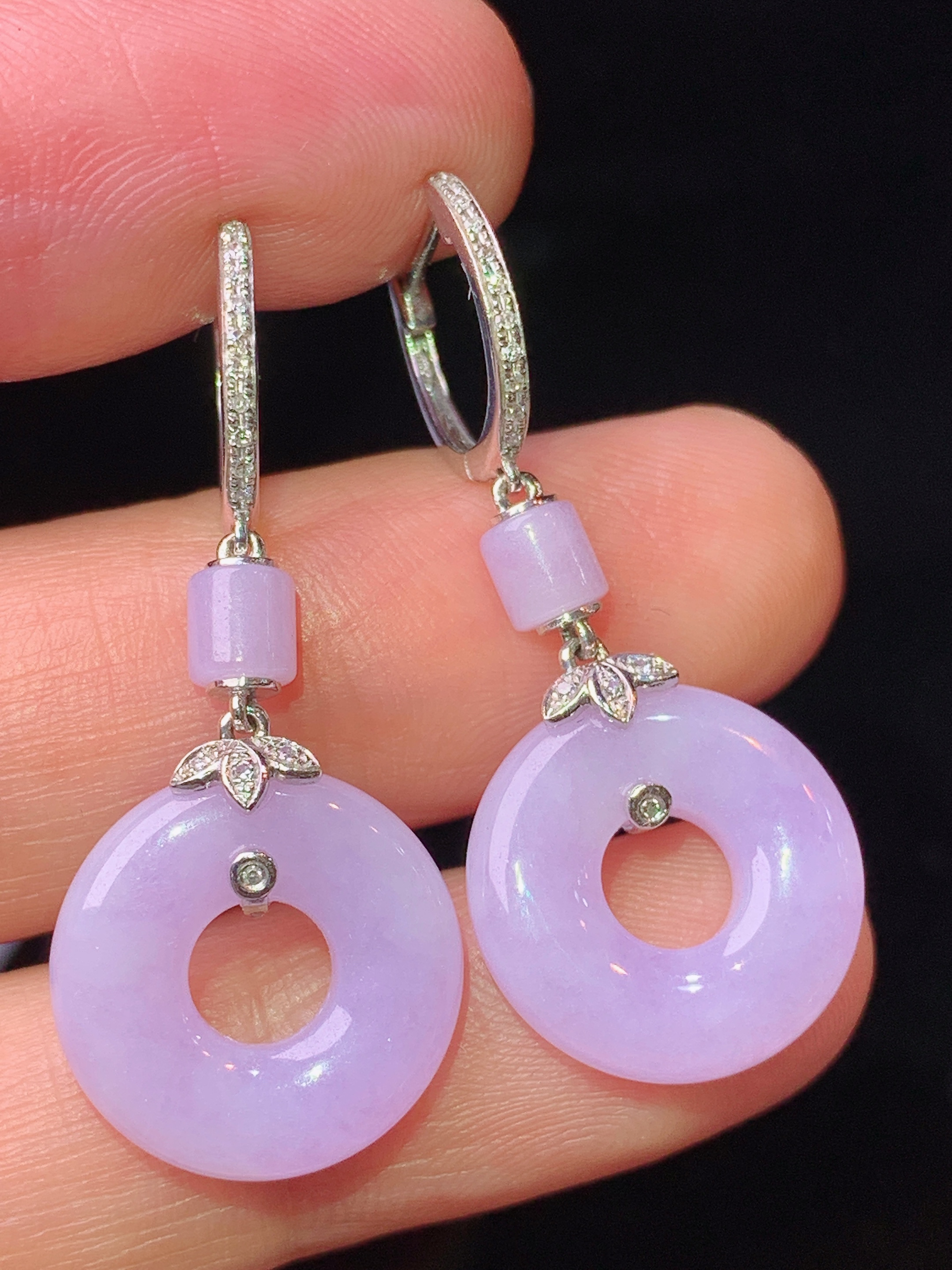 18k金钻镶嵌紫罗兰平安环耳坠 玉质细腻 色泽艳丽清新 水润亮眼 整体尺寸33*14.3*3.8c5