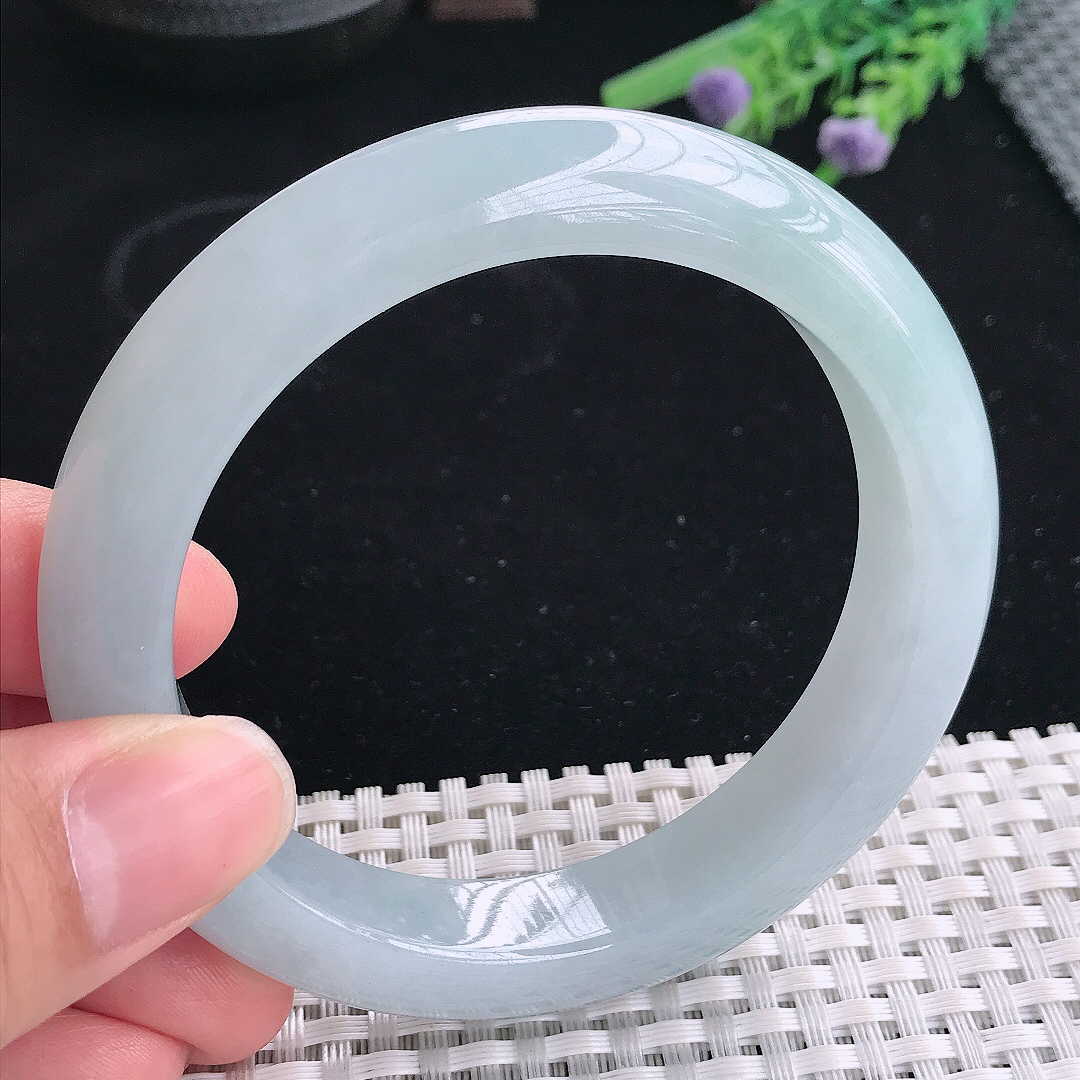 实拍A货翡翠59/12.5/9.5老坑冰胶水灵冰晴天空蓝手镯宽边玉镯平安镯美人镯