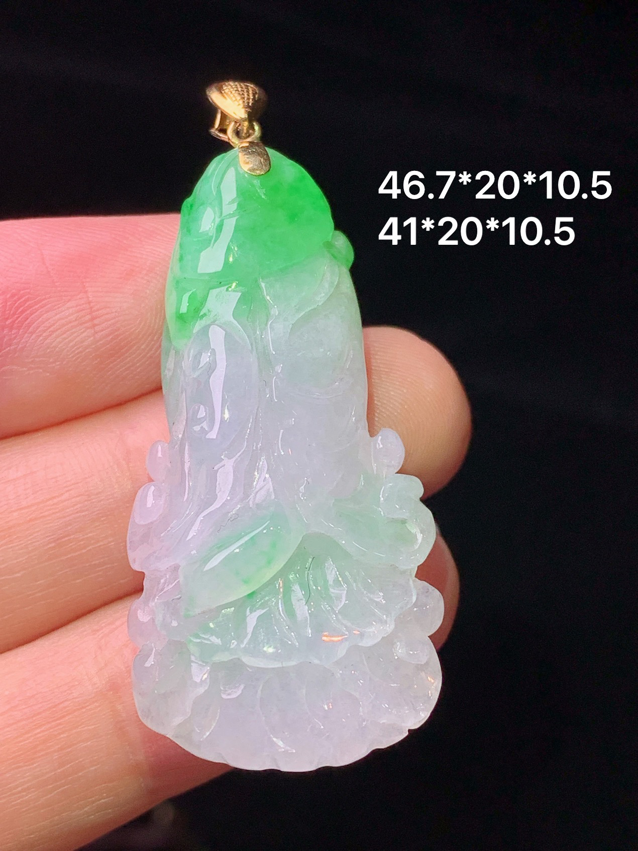 18k金镶嵌飘绿白菜吊坠 玉质细腻 色泽艳丽清新 水润亮眼 整体尺寸46.7*20*10.5a5