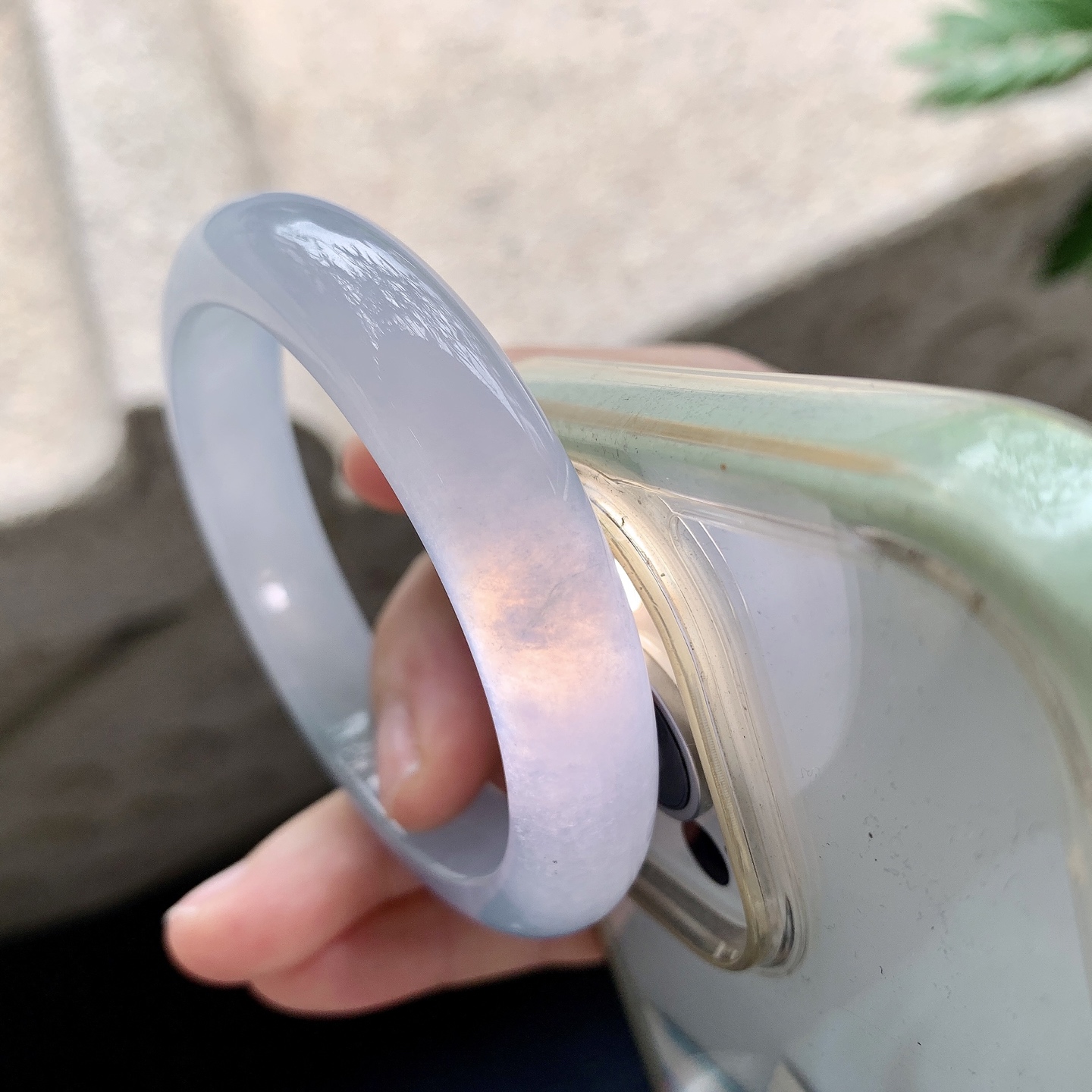 正圈52 53 【圈口】53.2/11.4/8.3 【编码】C5040943 【描述】冰糯紫罗兰，水润，种老，细腻，打灯有絮线