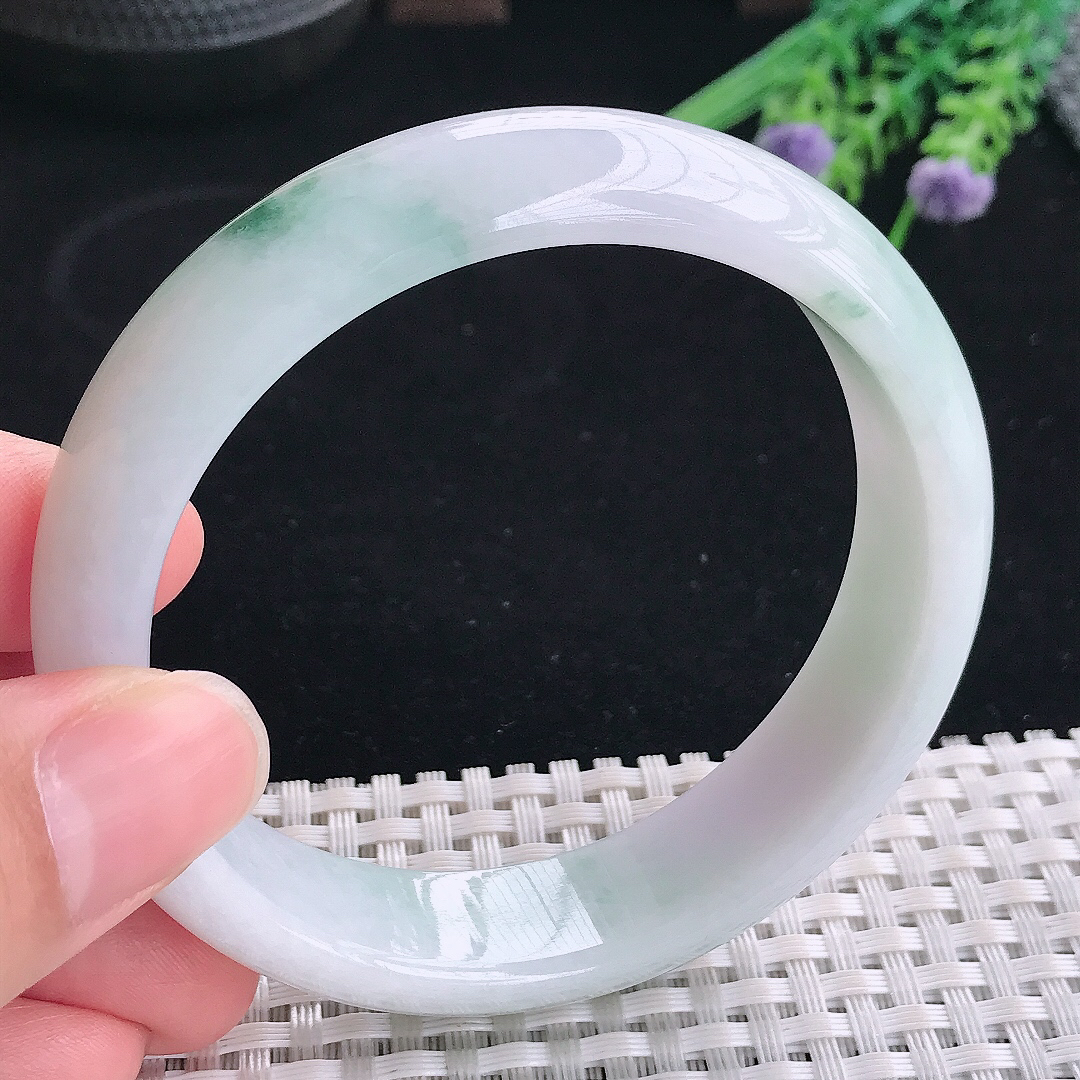 实拍A货翡翠59/15/7.6老坑精美温润飘花手镯宽边玉镯平安镯美人镯