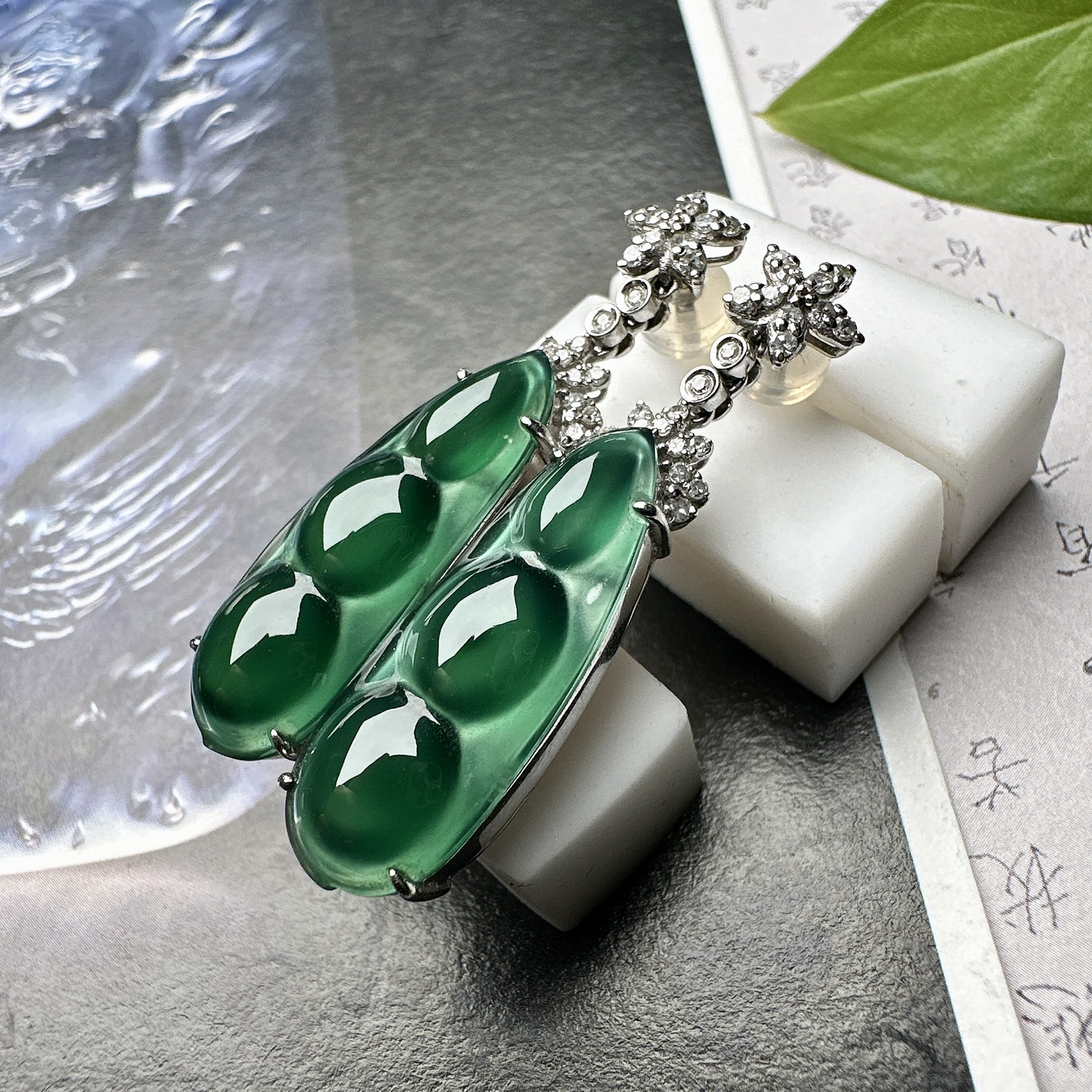 【冰种老蓝水福豆耳坠】种水上乘，纯净通透，收藏品质，18k金钻豪华镶嵌，裸石尺寸24*9*3.6毫米