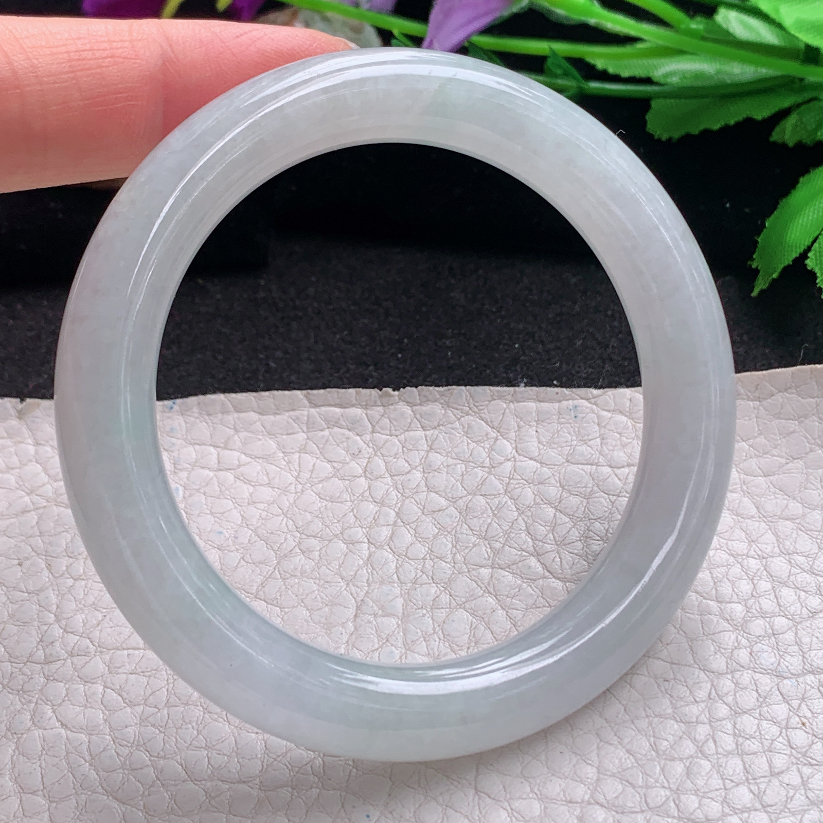 xc实拍56*10.8*10美人镯 天然缅甸翡翠a货手镯白月光圆条玉镯子