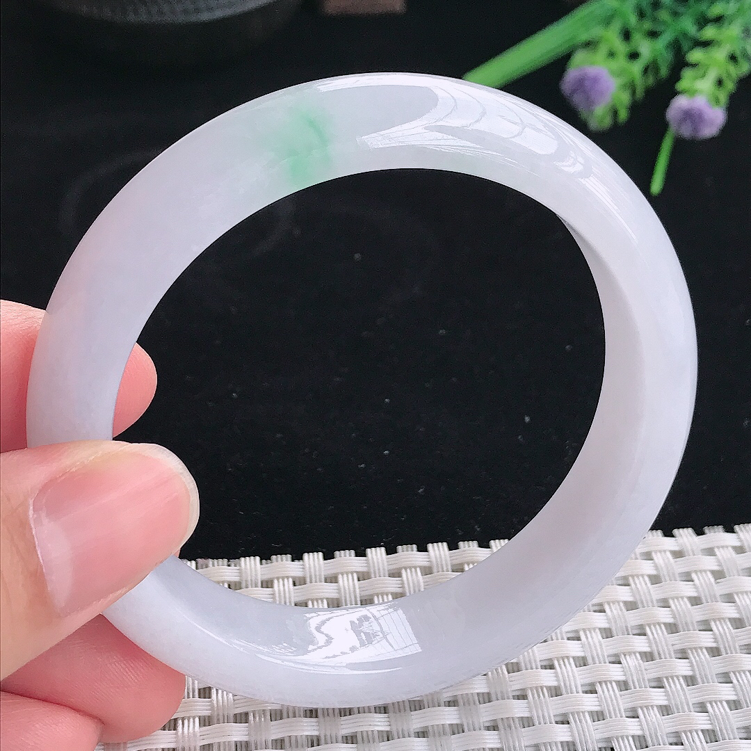 实拍A货翡翠57.8/13.3/8.5老坑秀气冰润飘绿手镯宽边玉镯平安镯美人镯